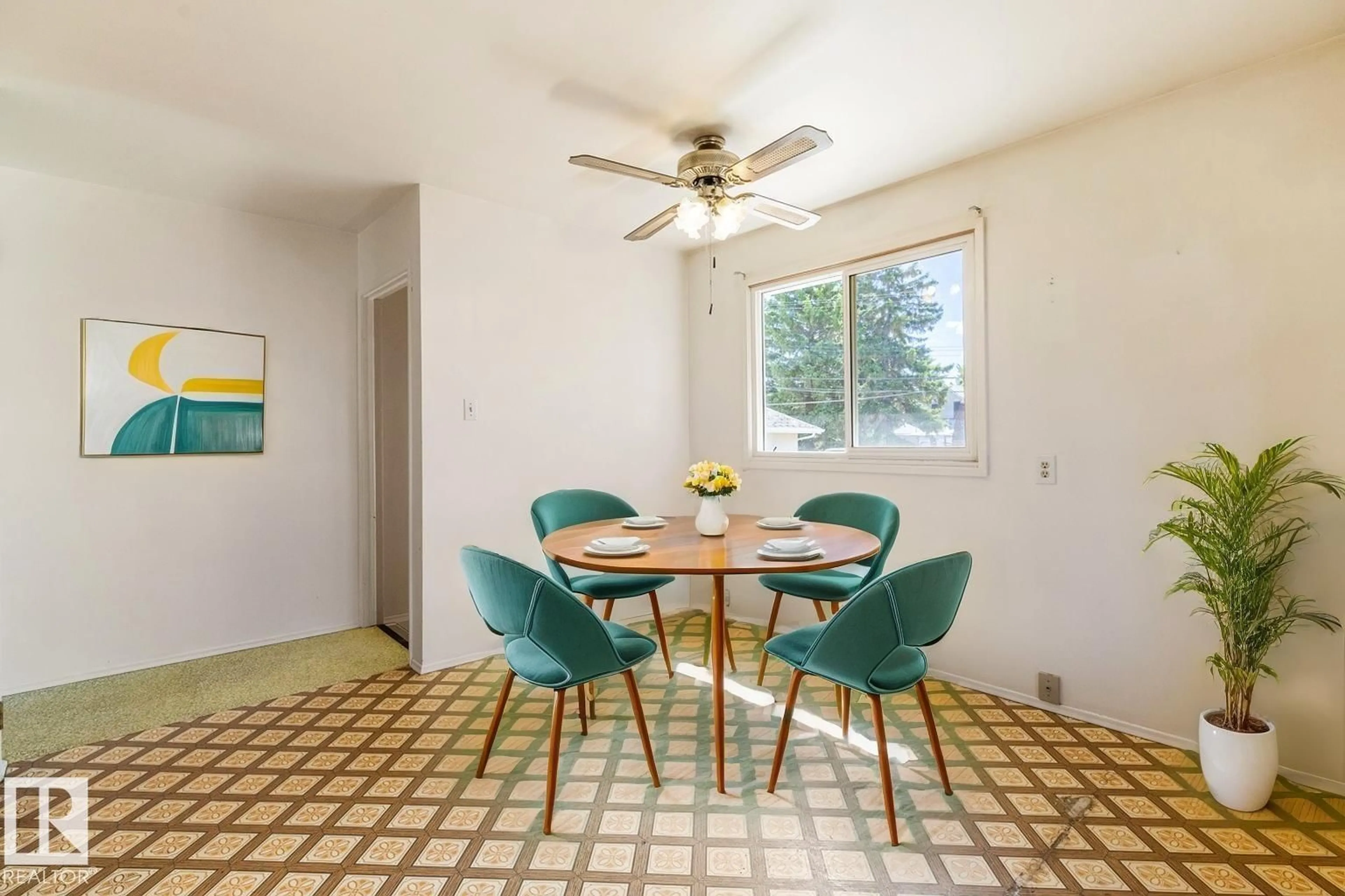 Dining room, unknown for 10103 104 AV, Morinville Alberta T8R1A8