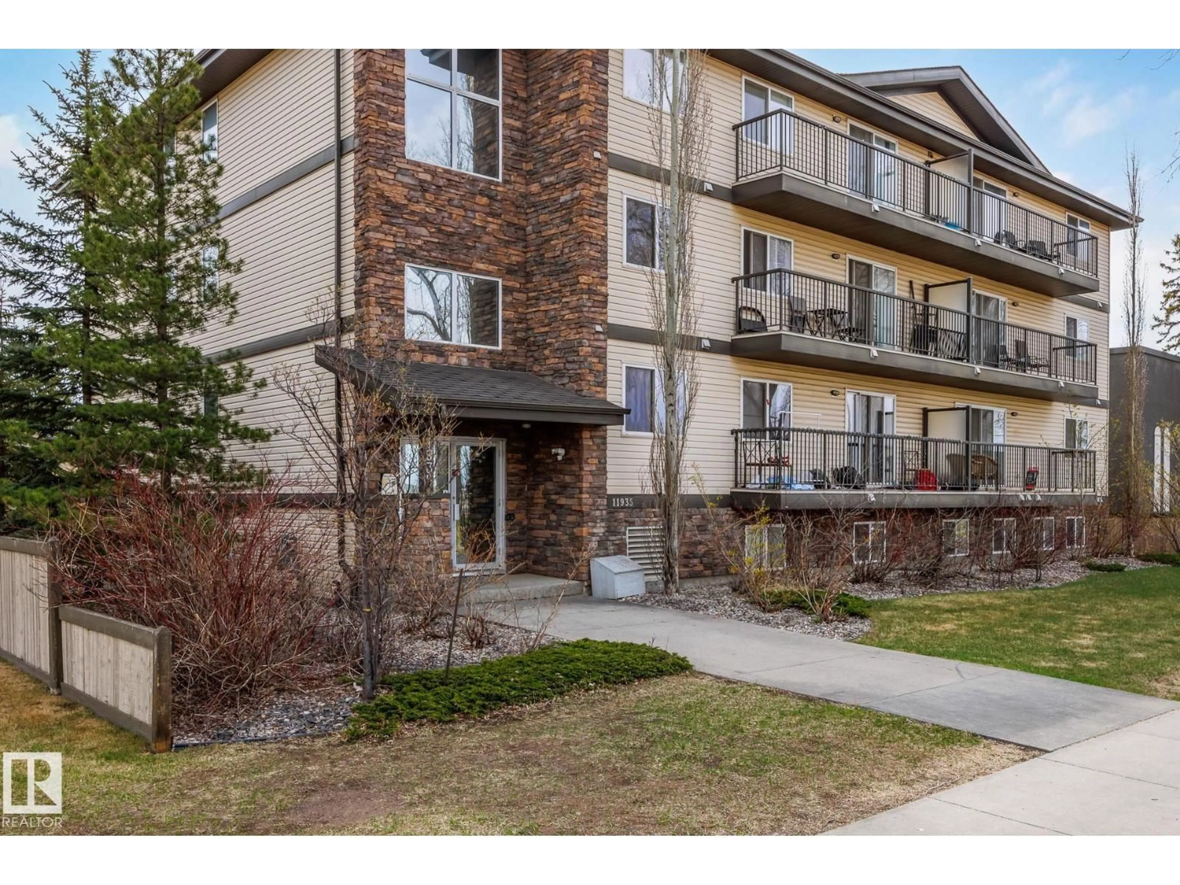 Unknown for #201 - 11935 106 NW, Edmonton Alberta T5G2R4