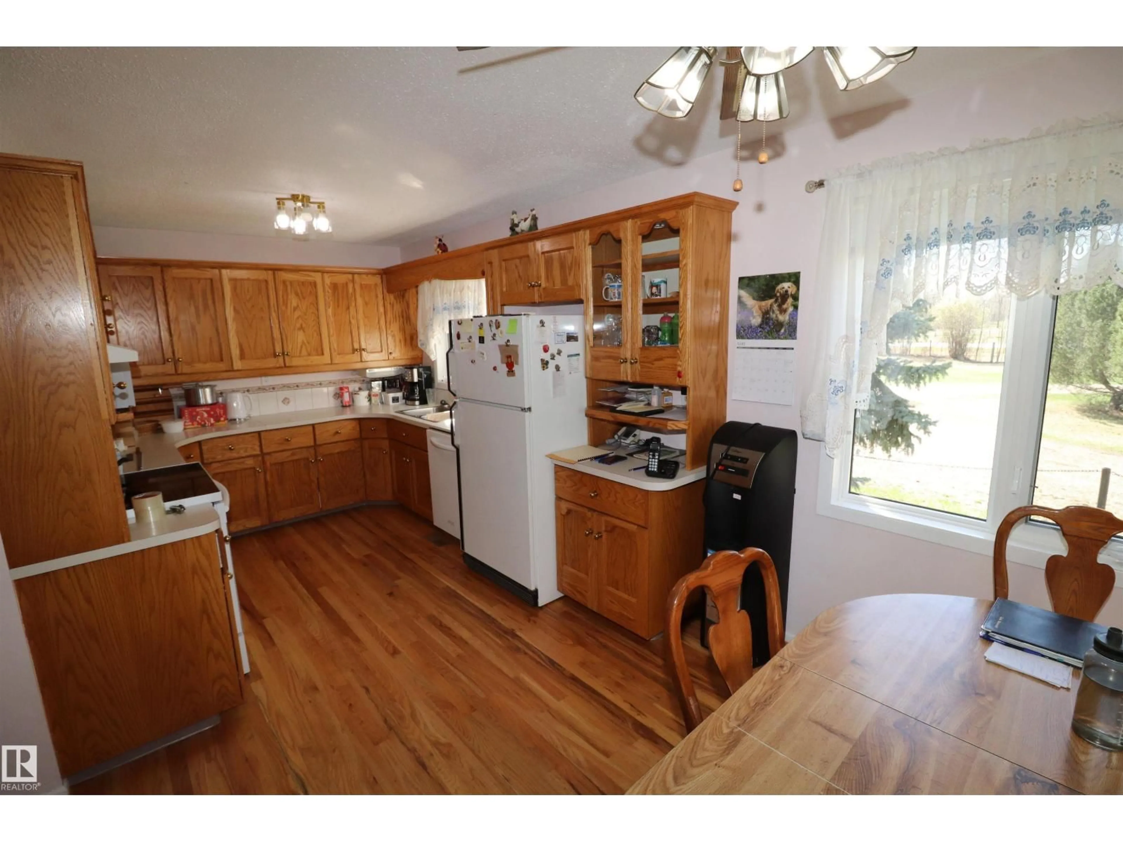 Standard kitchen, unknown for 22348 TWP ROAD 512, Rural Strathcona County Alberta T8C1H2
