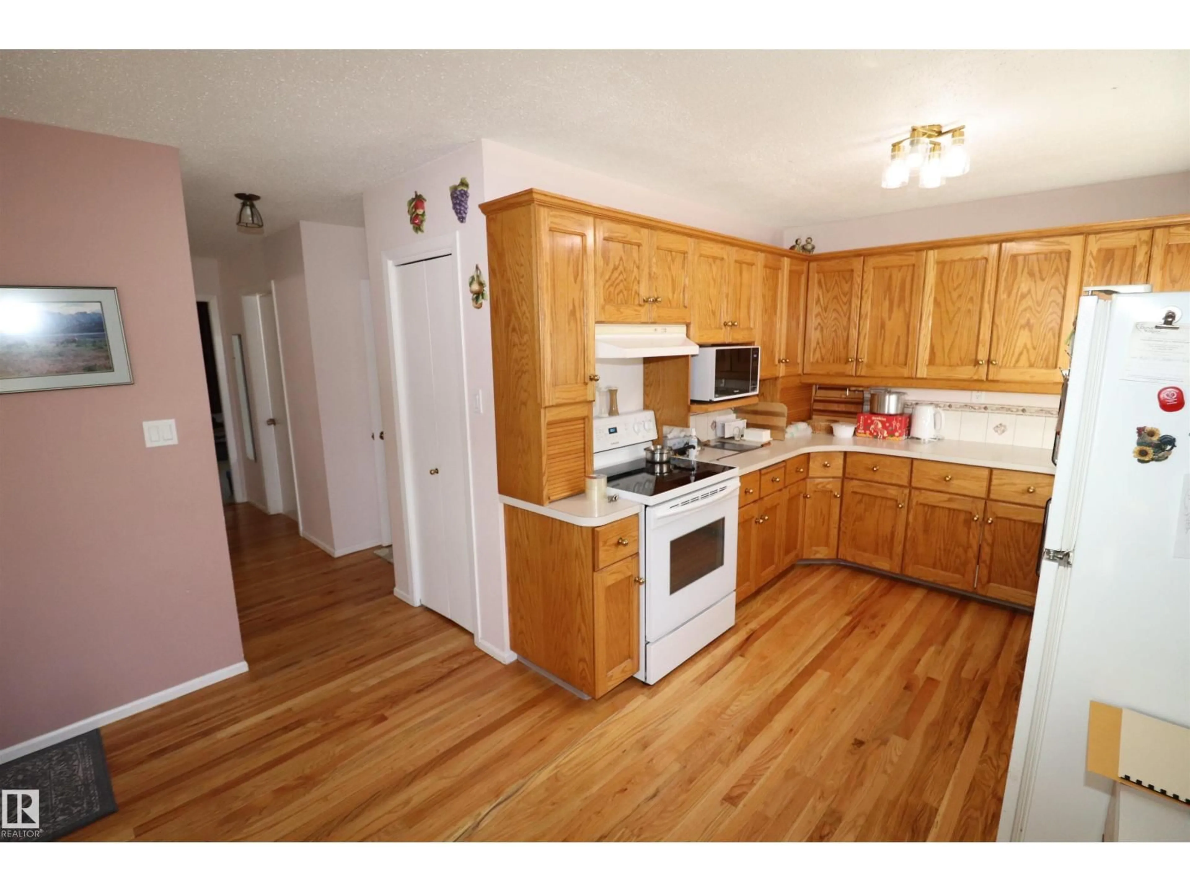 Standard kitchen, wood/laminate floor for 22348 TWP ROAD 512, Rural Strathcona County Alberta T8C1H2