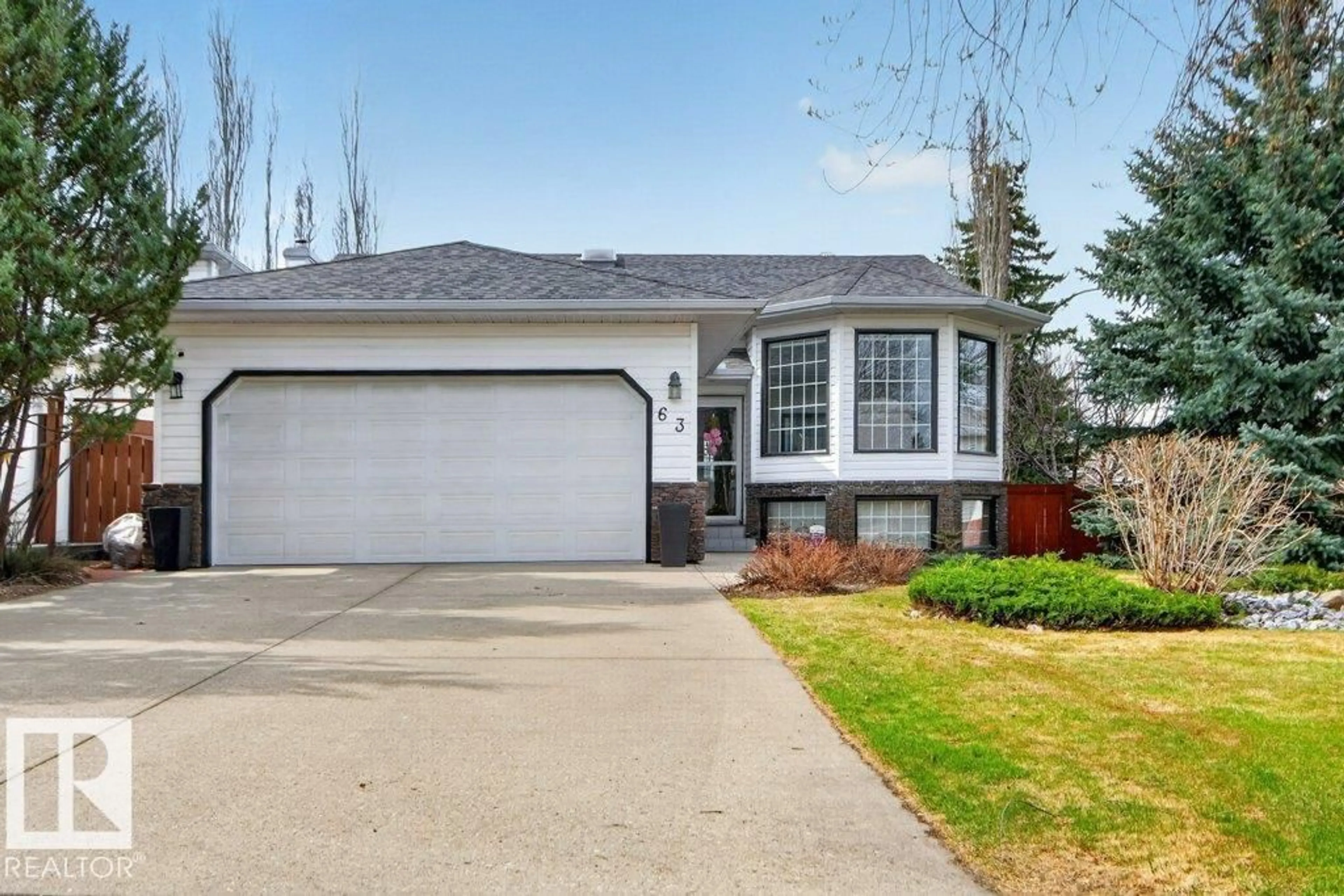 Home with vinyl exterior material, street for 63 CHARLTON RD, Sherwood Park Alberta T8H1R5
