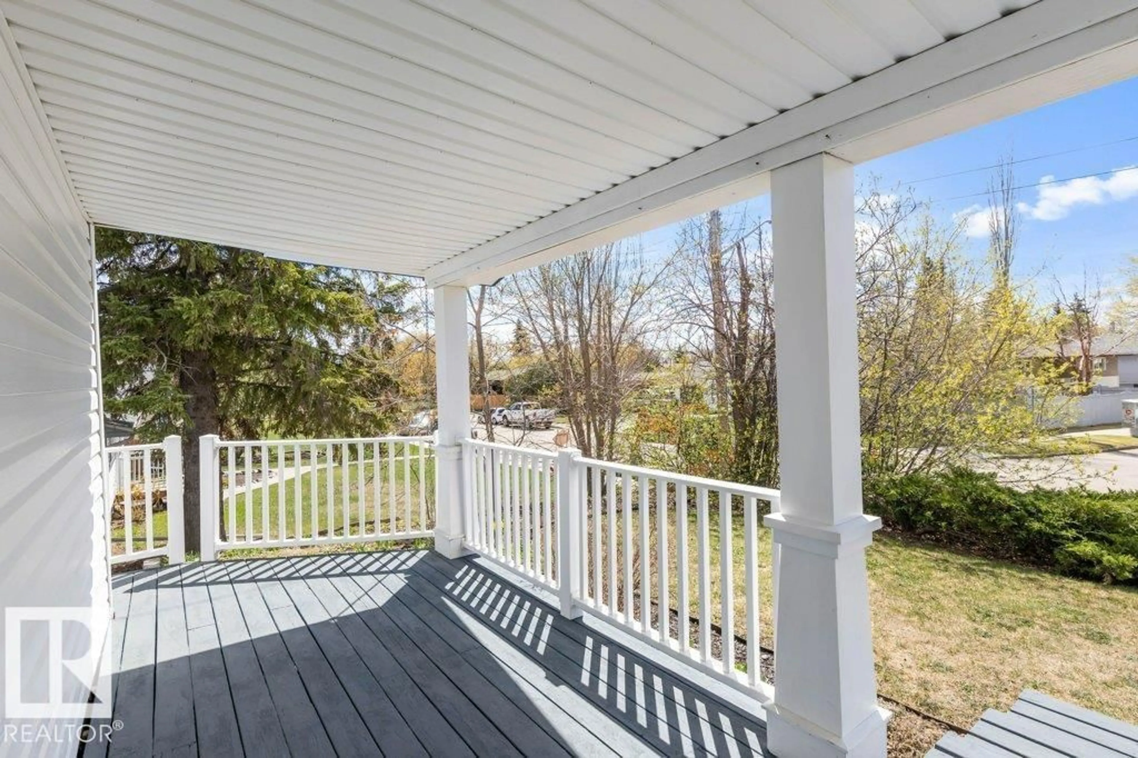Patio, water/lake/river/ocean view for 21 MILL DR, St. Albert Alberta T8N1J5