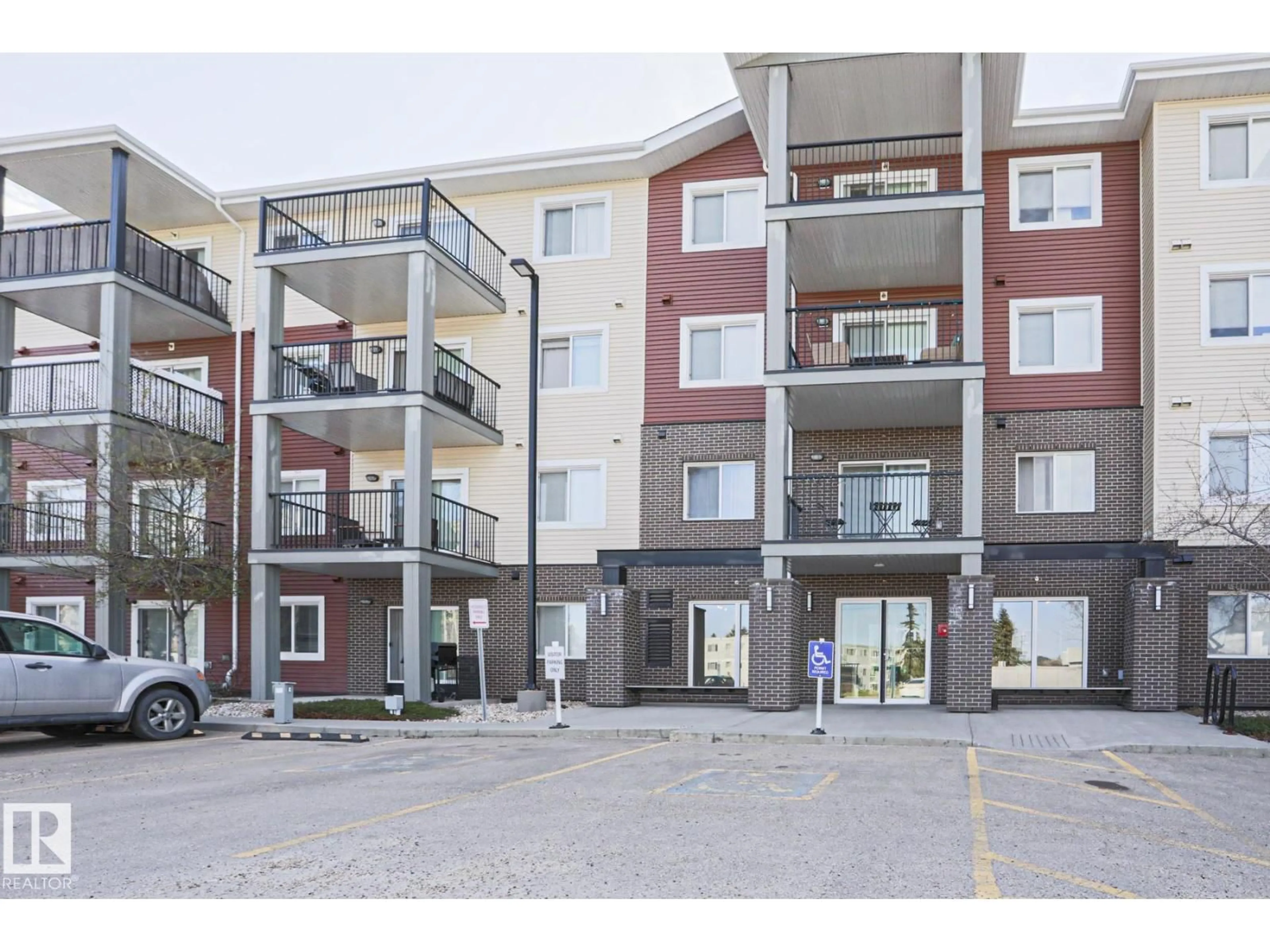 Unknown for 303 - 7711 71 ST, Edmonton Alberta T6B3W3