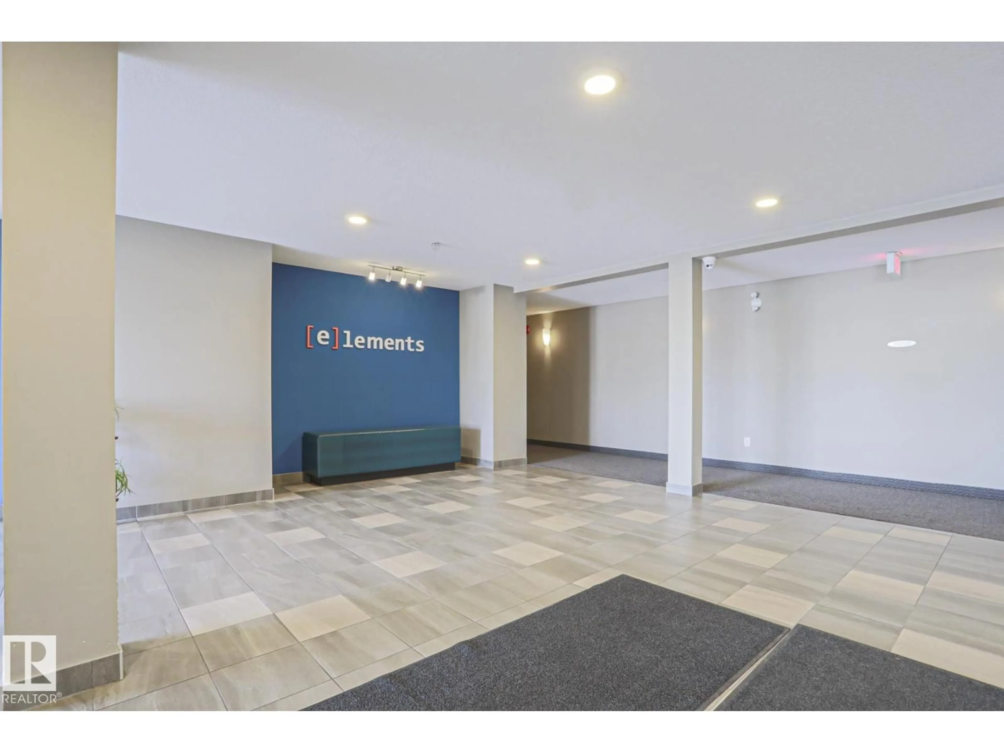 Indoor foyer for 303 - 7711 71 ST, Edmonton Alberta T6B3W3