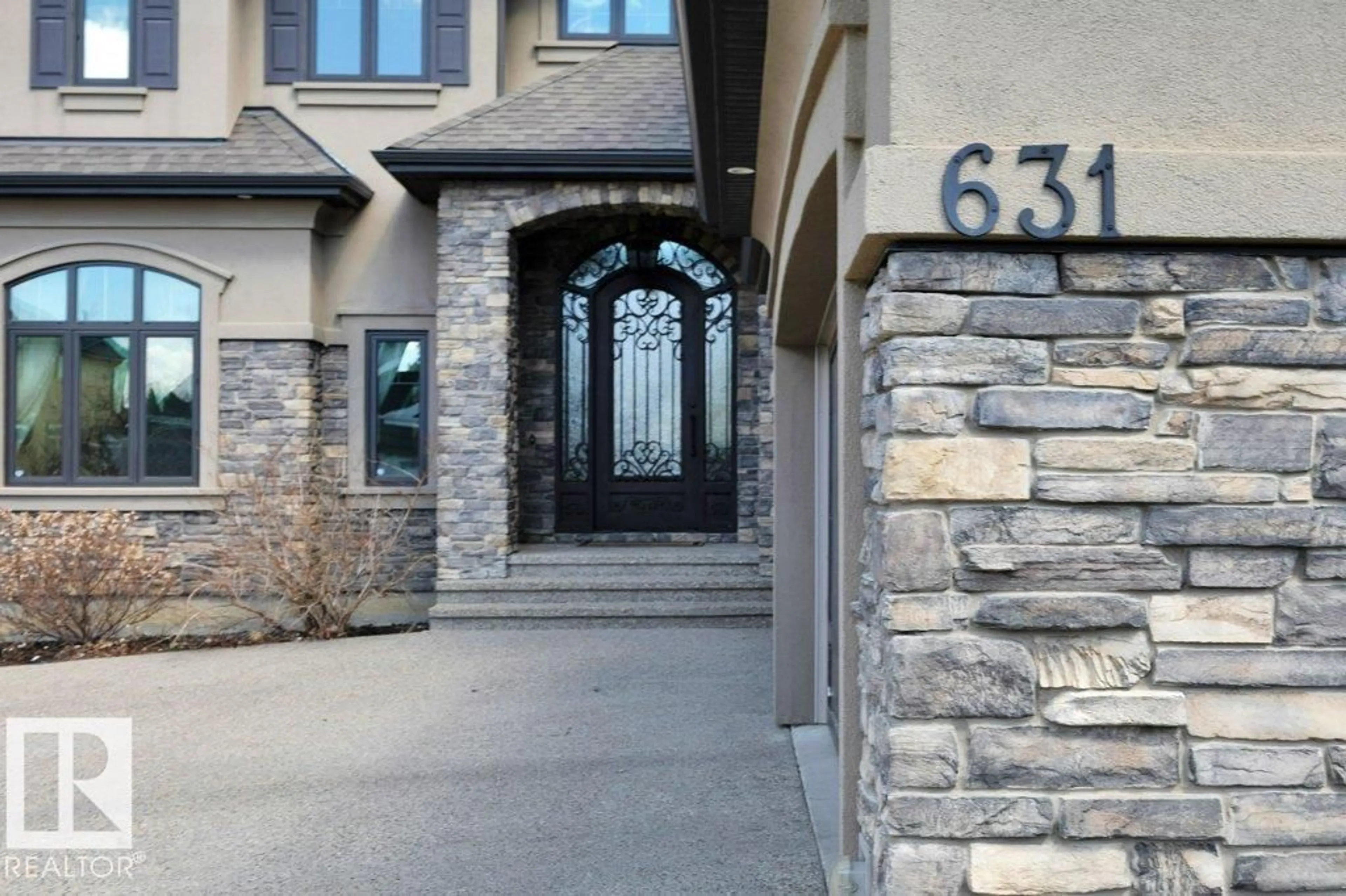Indoor entryway for 631 HOWATT DR, Edmonton Alberta T6W2T6
