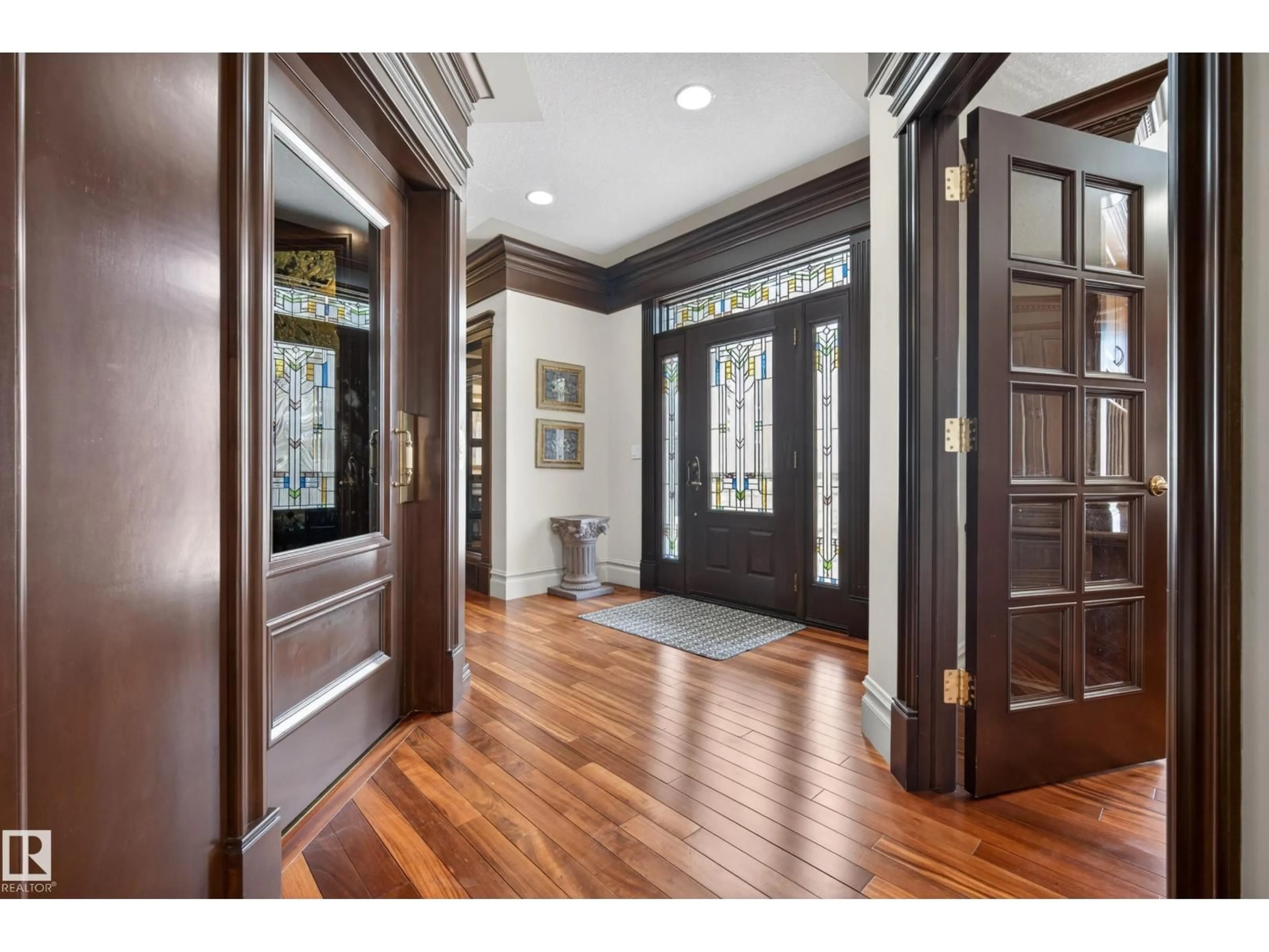 Indoor entryway for 322 CALDWELL CL, Edmonton Alberta T6M2W9