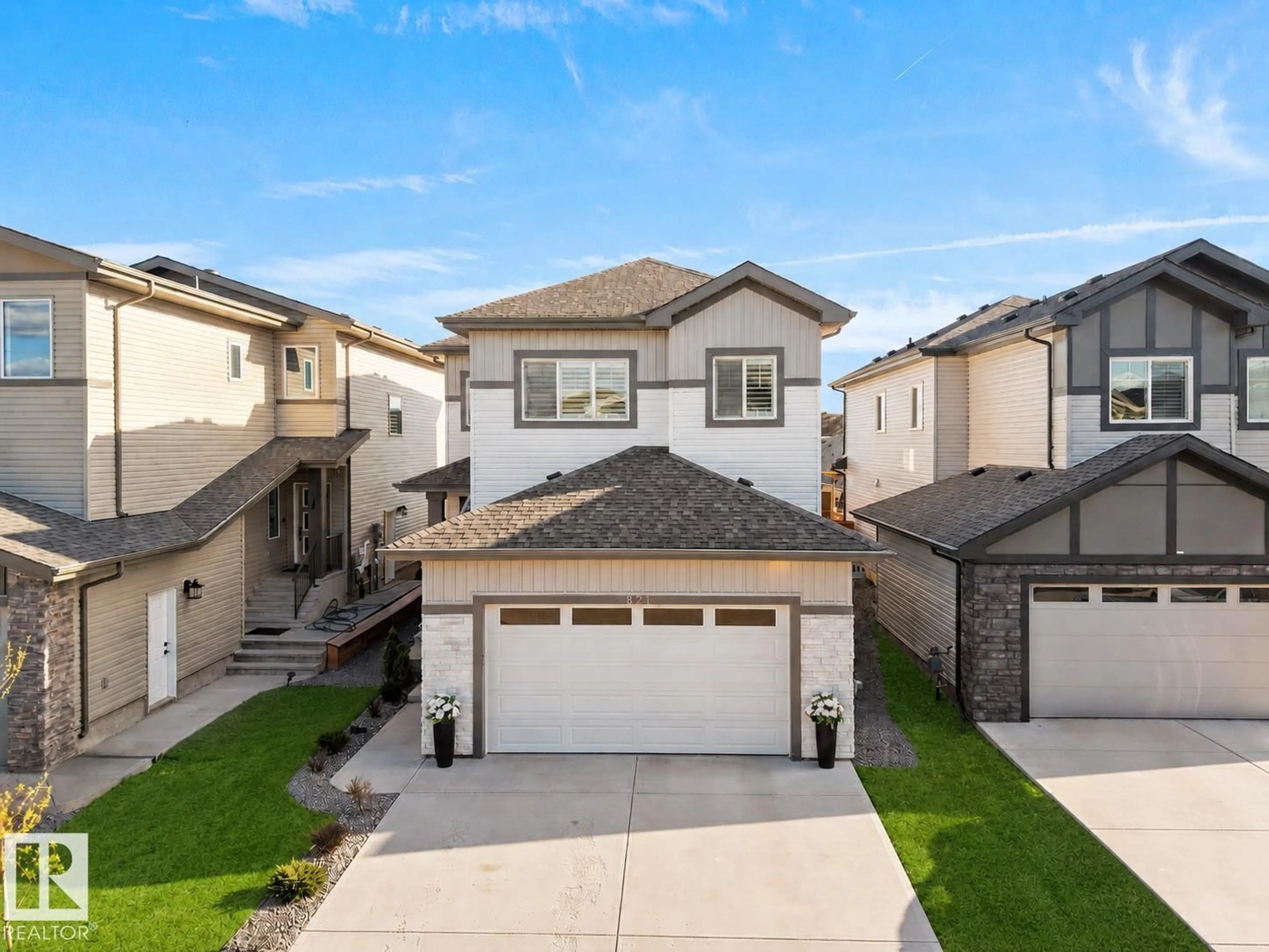 A pic from outside/outdoor area/front of a property/back of a property/a pic from drone, street for 821 MORRIS AV, Leduc Alberta T9E1E9