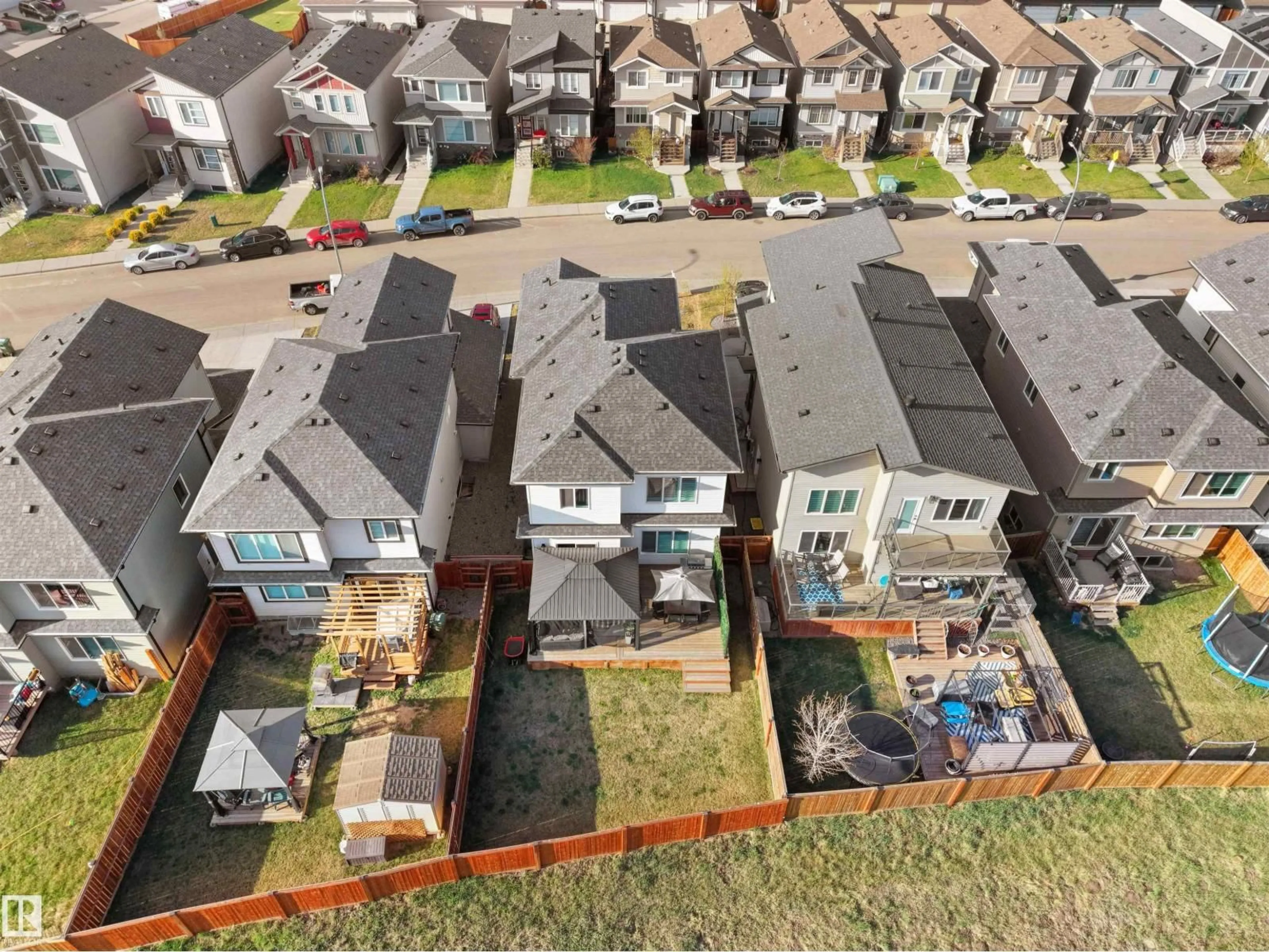 A pic from outside/outdoor area/front of a property/back of a property/a pic from drone, unknown for 821 MORRIS AV, Leduc Alberta T9E1E9