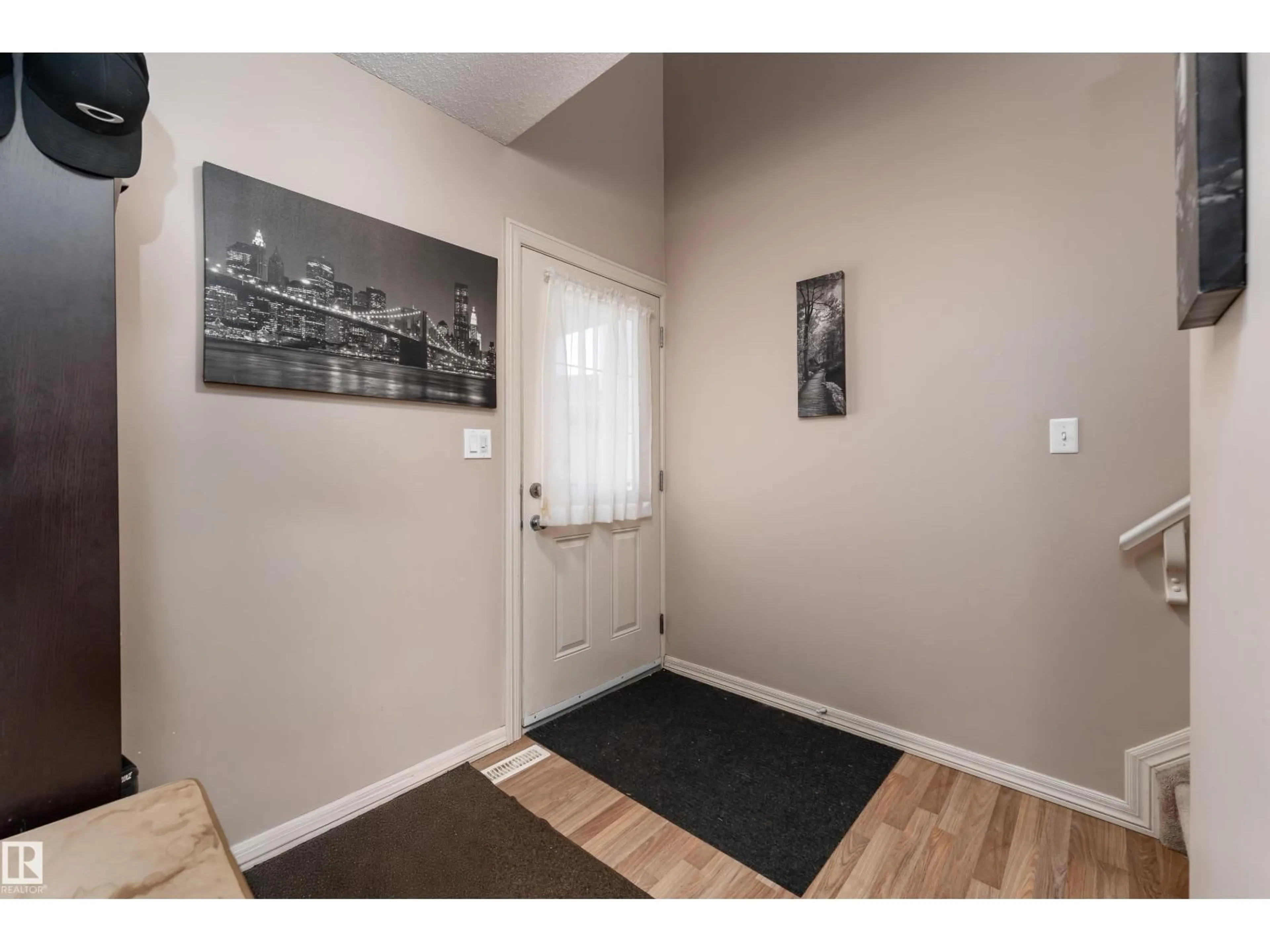 Indoor entryway for 92 CALVERT WD, Fort Saskatchewan Alberta T8L0C4