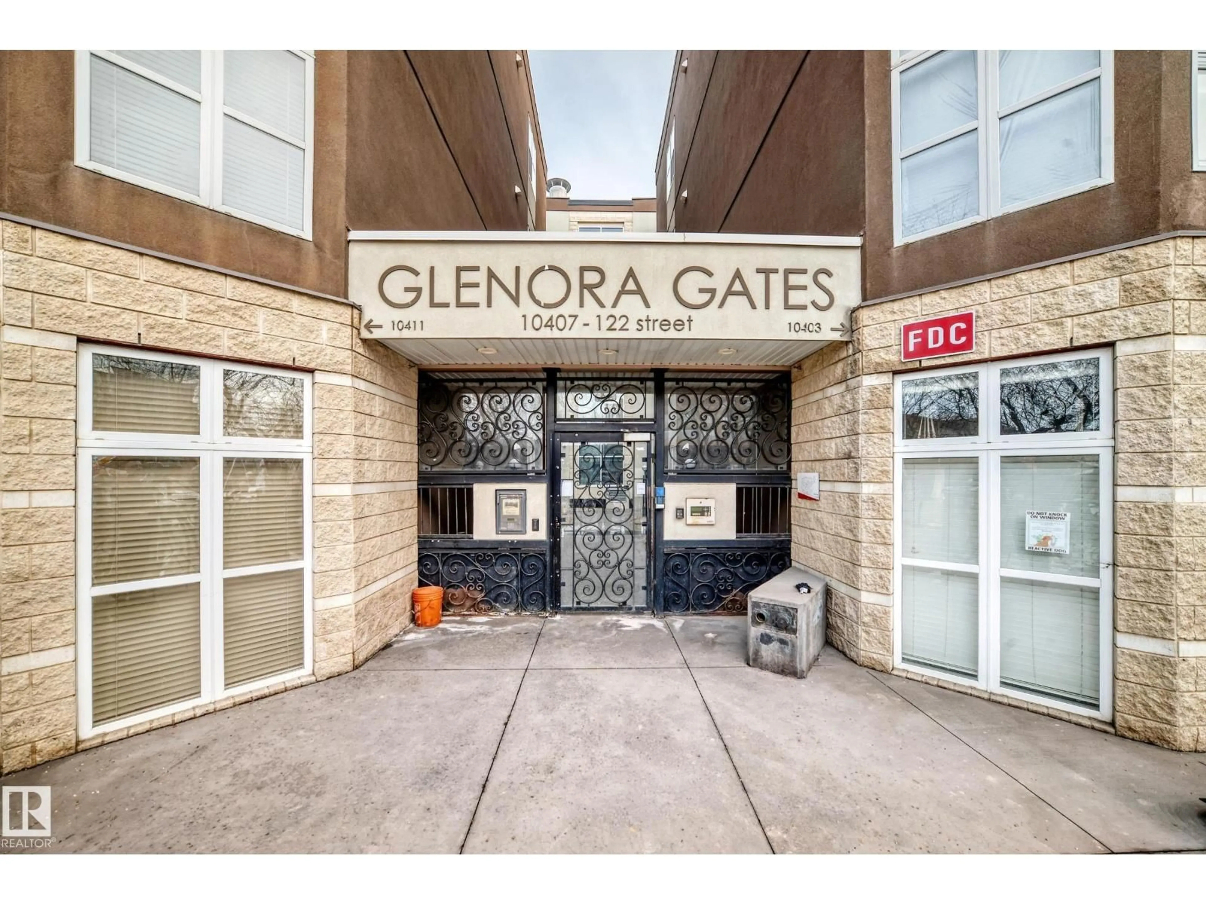 Indoor foyer for #223 - 10407 122 ST, Edmonton Alberta T5N4B8