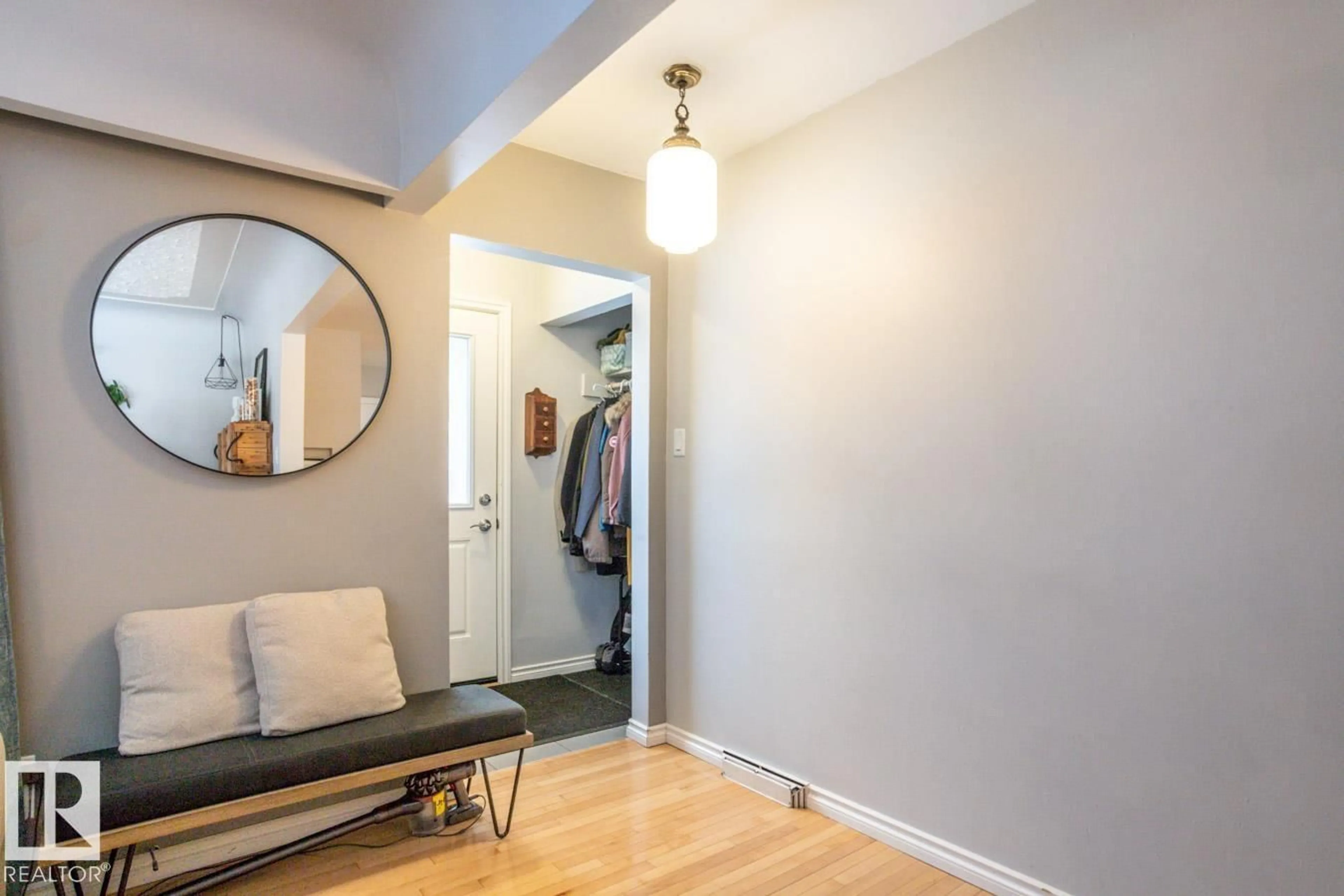 Indoor entryway for 8239 93A AV, Edmonton Alberta T6C1V5