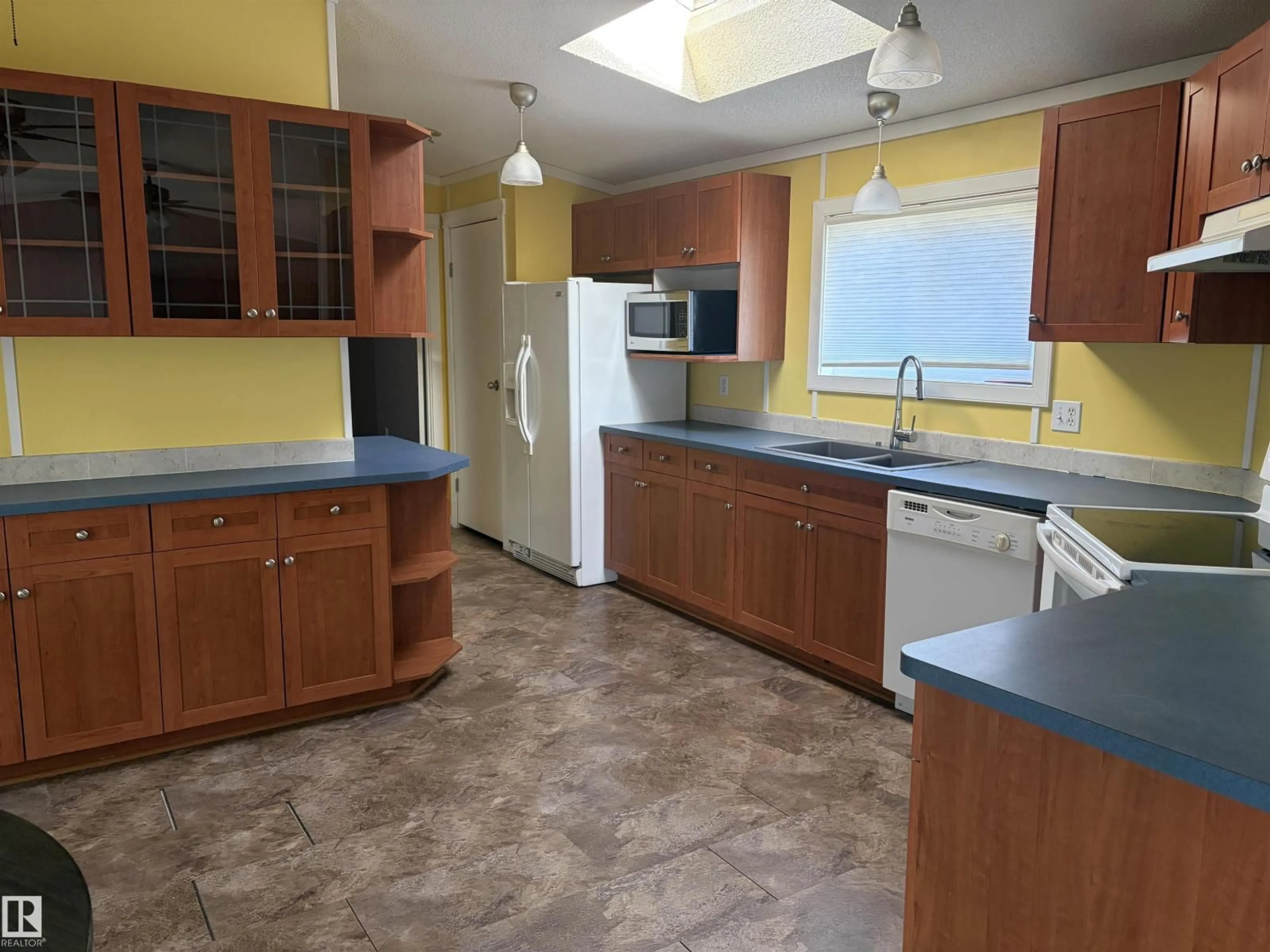 Standard kitchen, unknown for 4911 49 STREET, Ardmore Alberta T0A0B0
