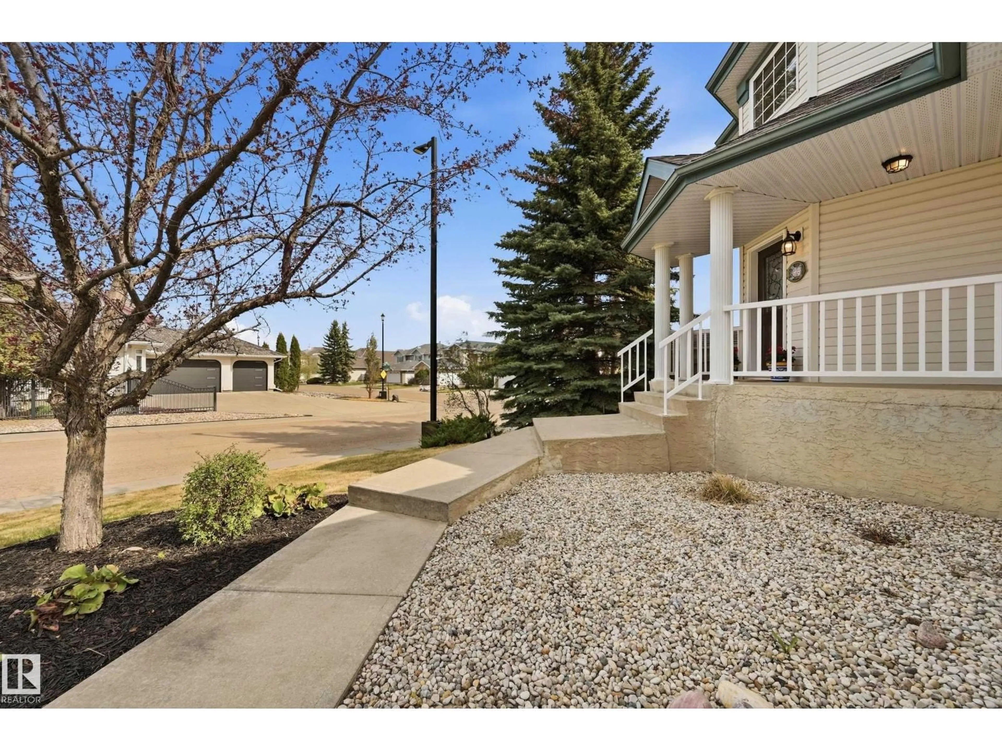 Unknown for 11503 10 AV, Edmonton Alberta T6J6Y2