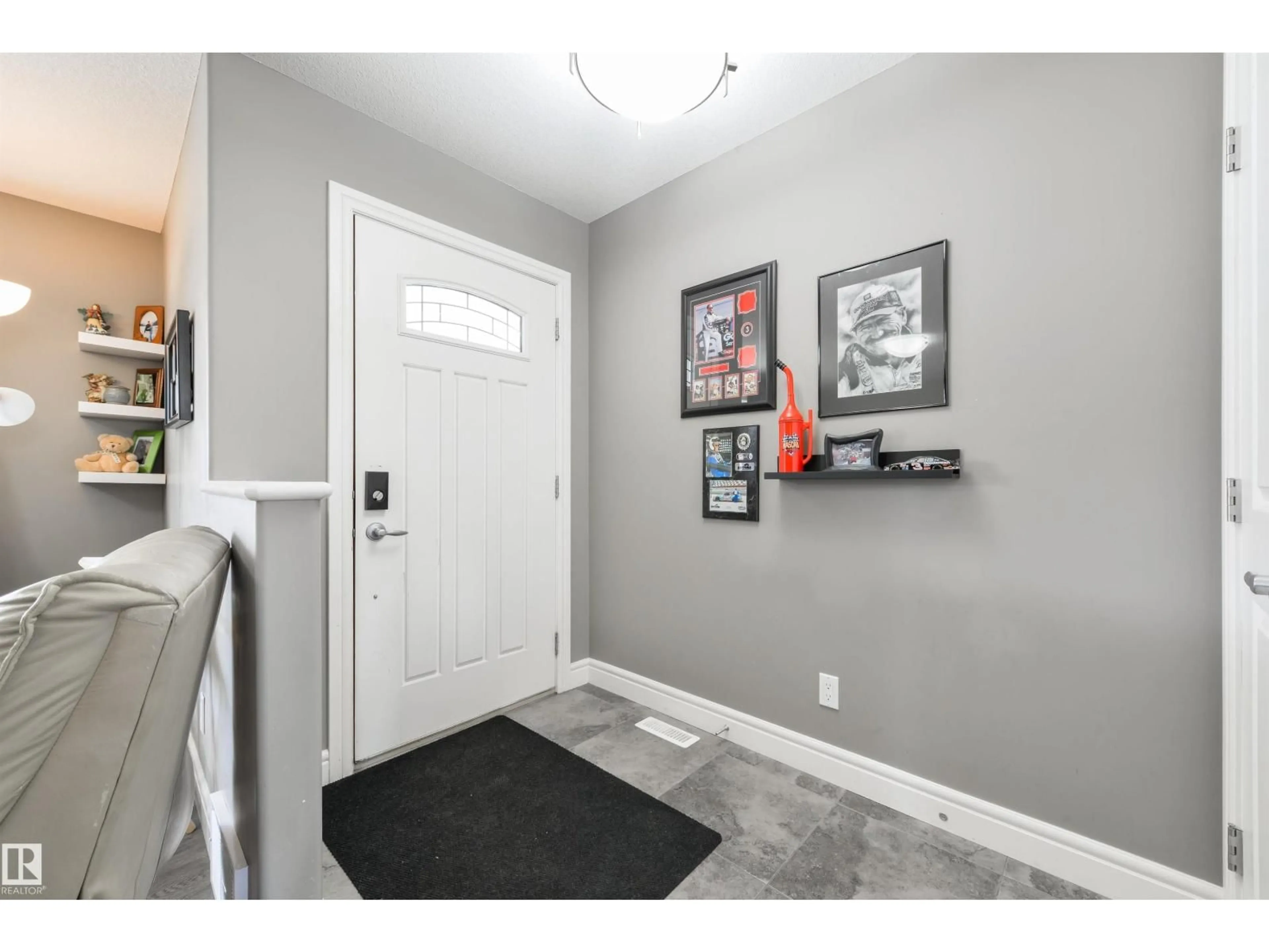 Indoor entryway for 102 KIRPATRICK BN, Leduc Alberta T9E0W3