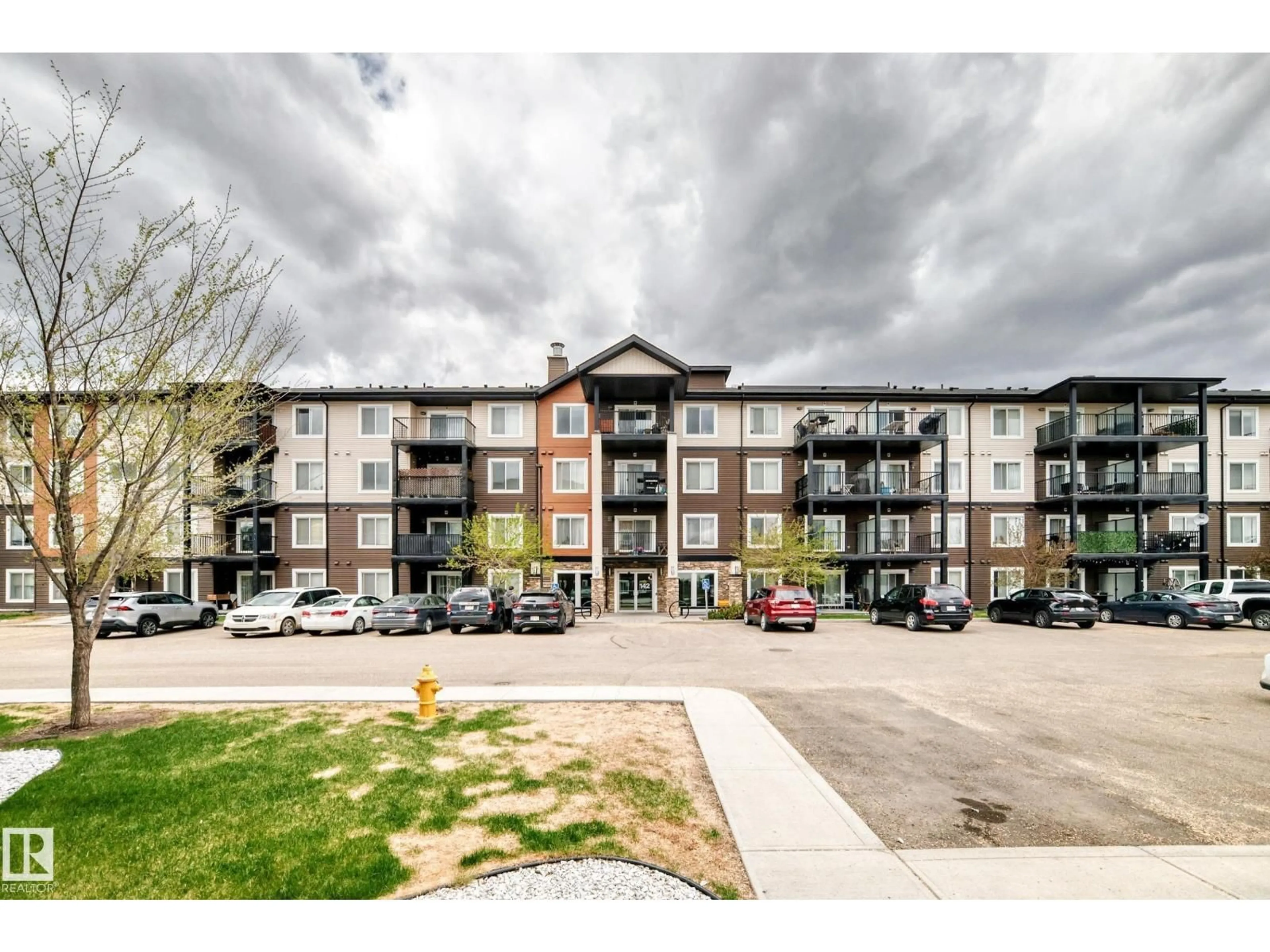 A pic from outside/outdoor area/front of a property/back of a property/a pic from drone, mountain view for 142 - 311 EBBERS BV, Edmonton Alberta T5Y3W2