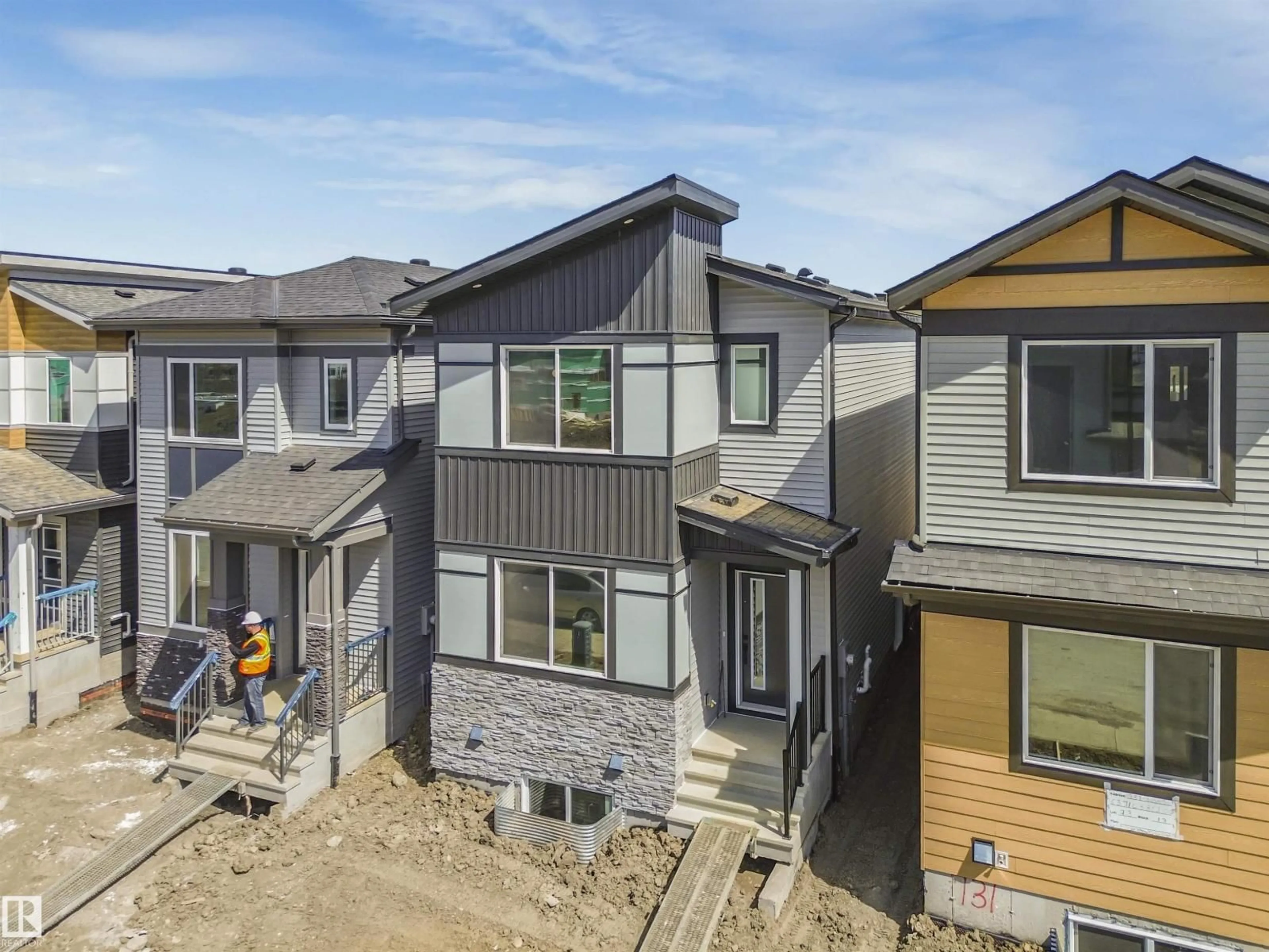 A pic from outside/outdoor area/front of a property/back of a property/a pic from drone, street for SW - 756 32 ST, Edmonton Alberta T6X3M5