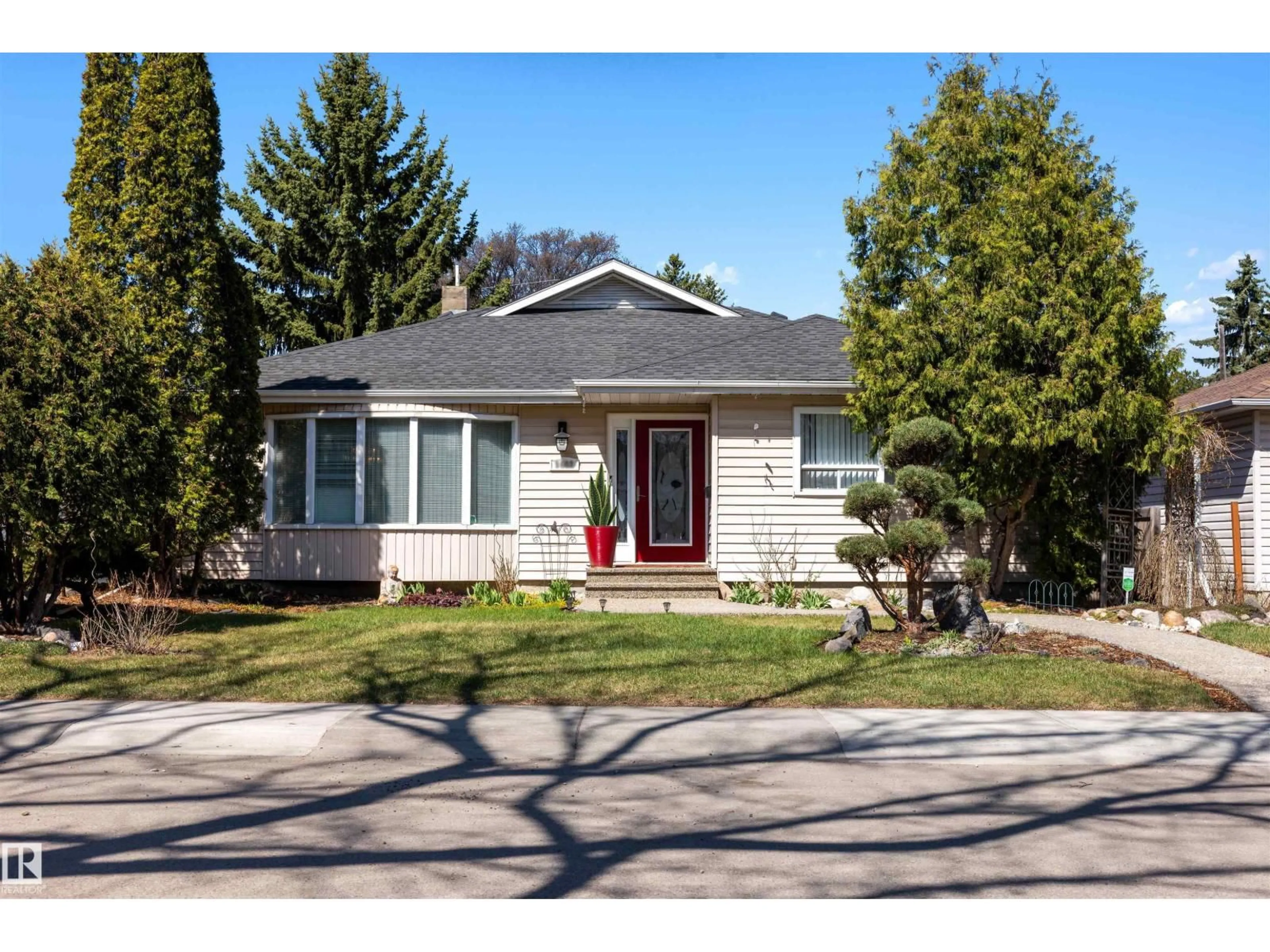 Home with vinyl exterior material, street for NW - 9602 85 STREET, Edmonton Alberta T6C3E2