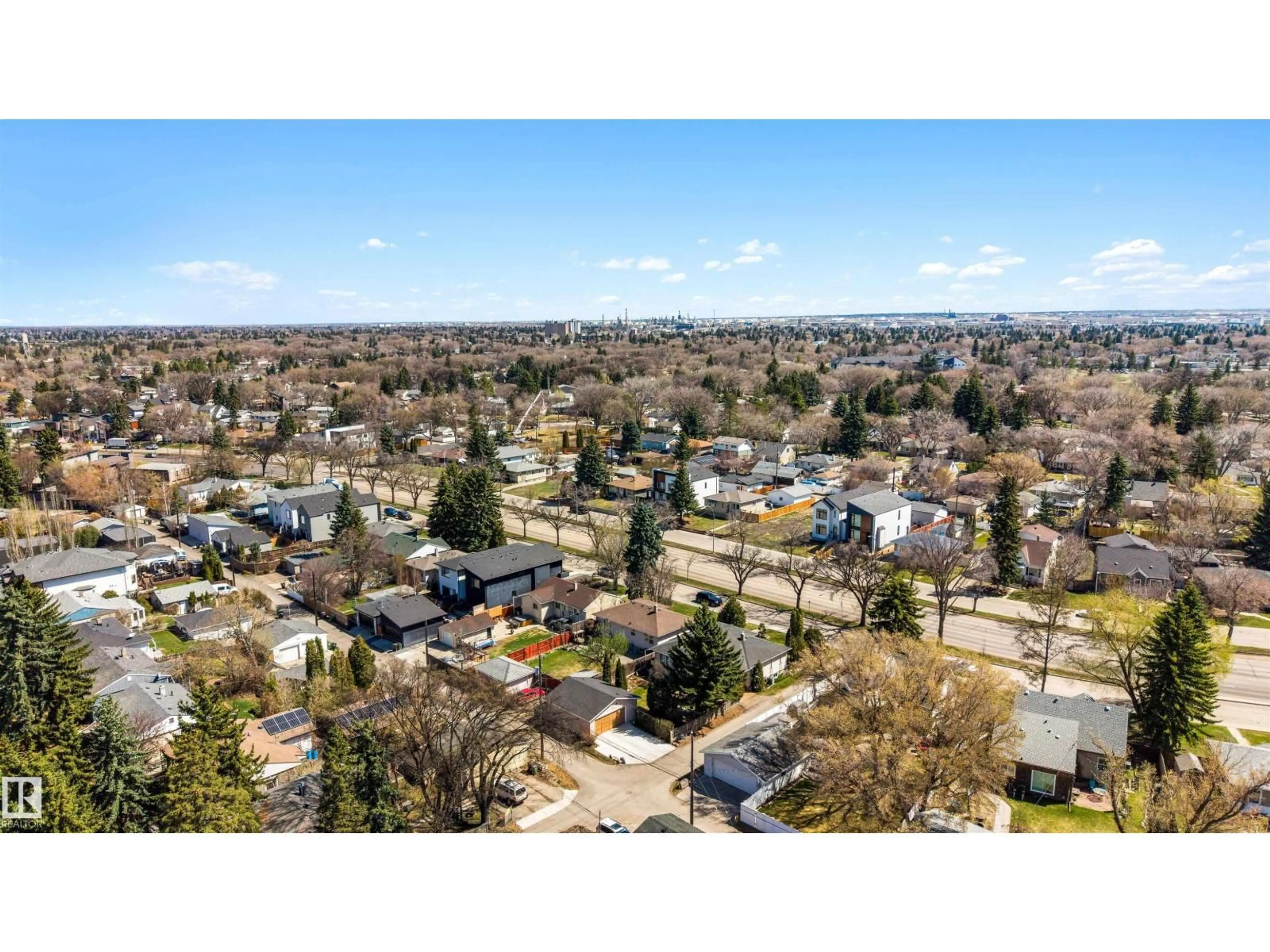 A pic from outside/outdoor area/front of a property/back of a property/a pic from drone, unknown for NW - 9602 85 STREET, Edmonton Alberta T6C3E2