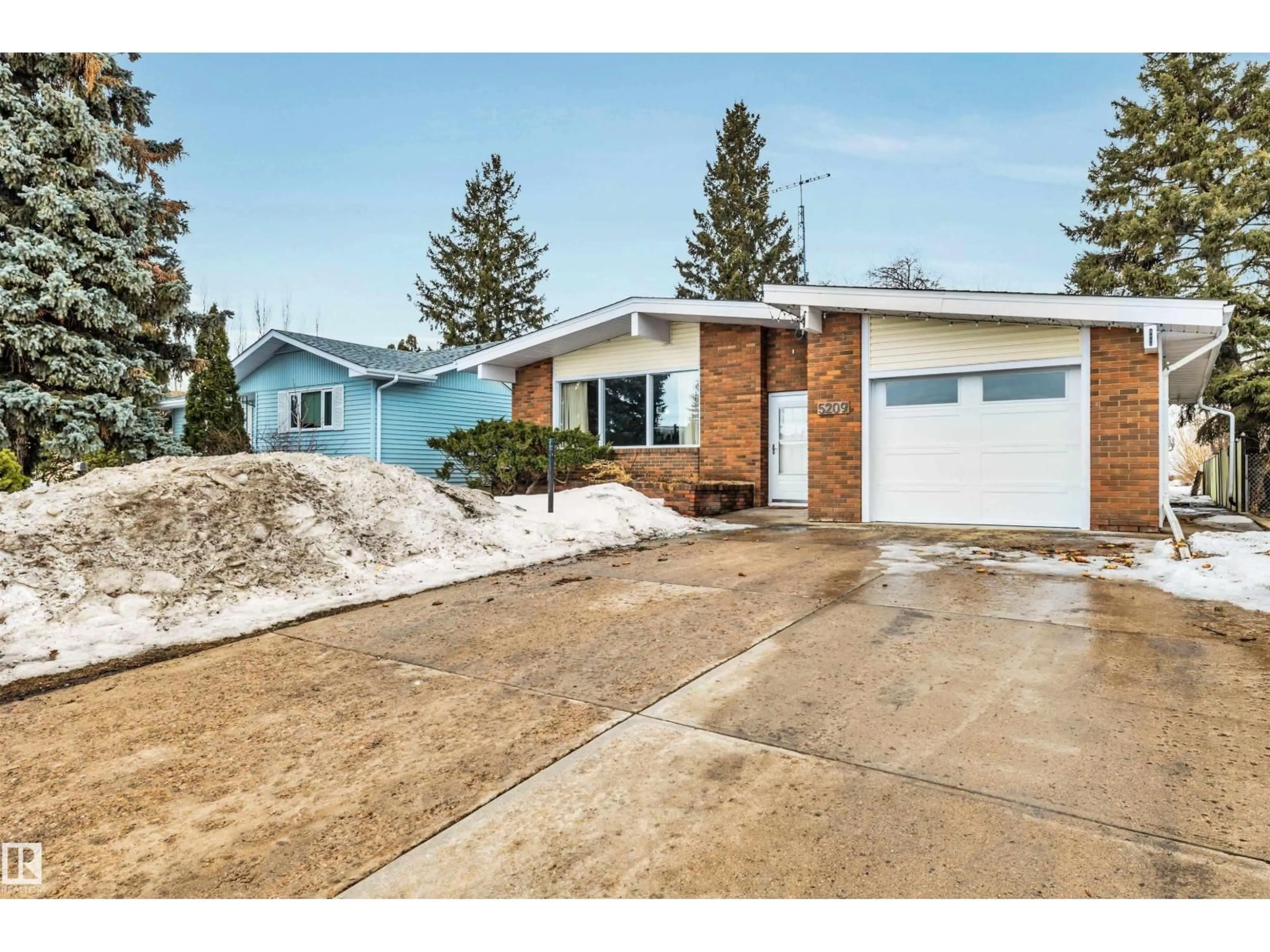 Unknown for 5209 45 AV, Vegreville Alberta T9C1A2