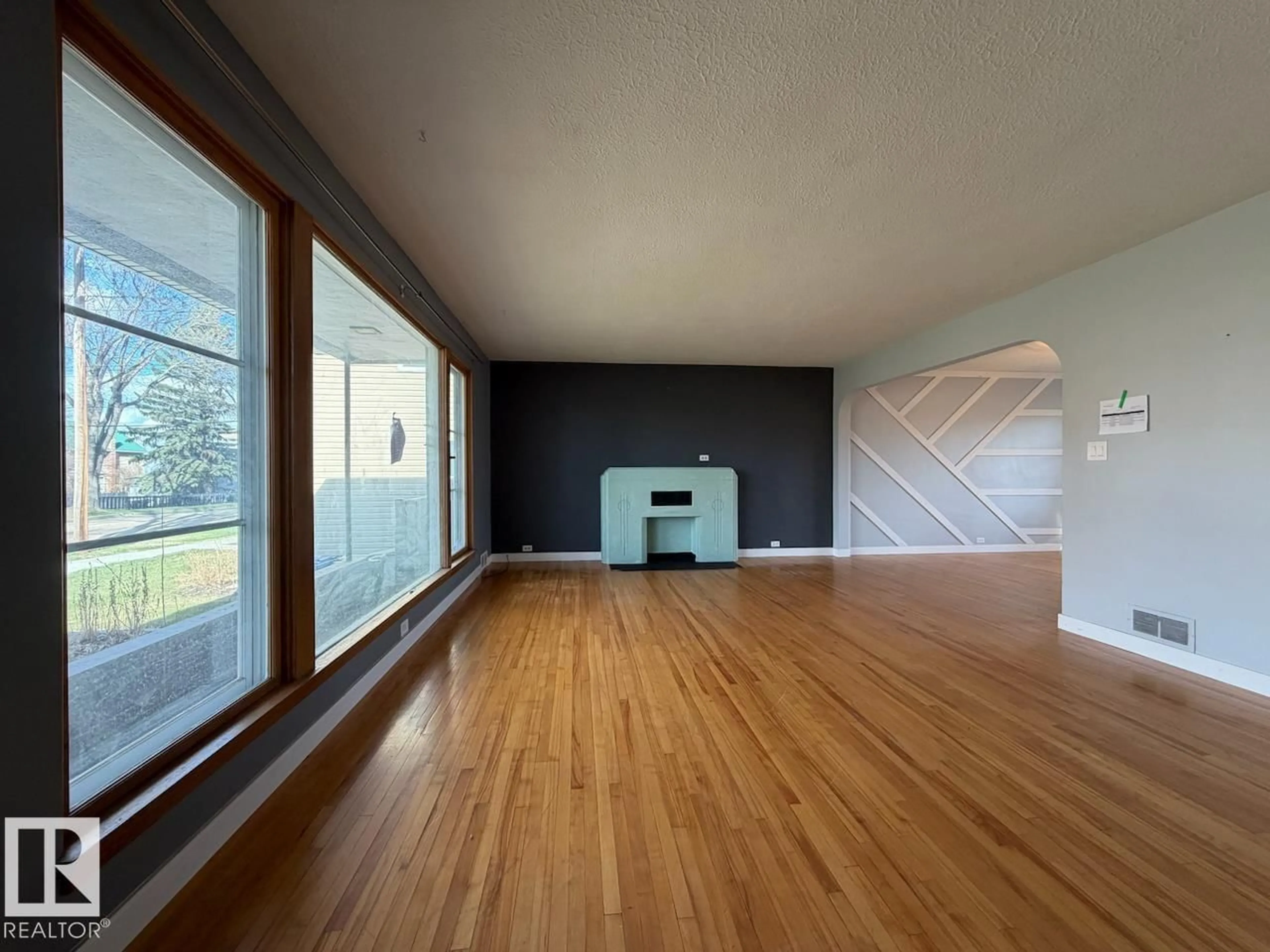 A pic of a room for 5003 46 AV, Wetaskiwin Alberta T9A0H4