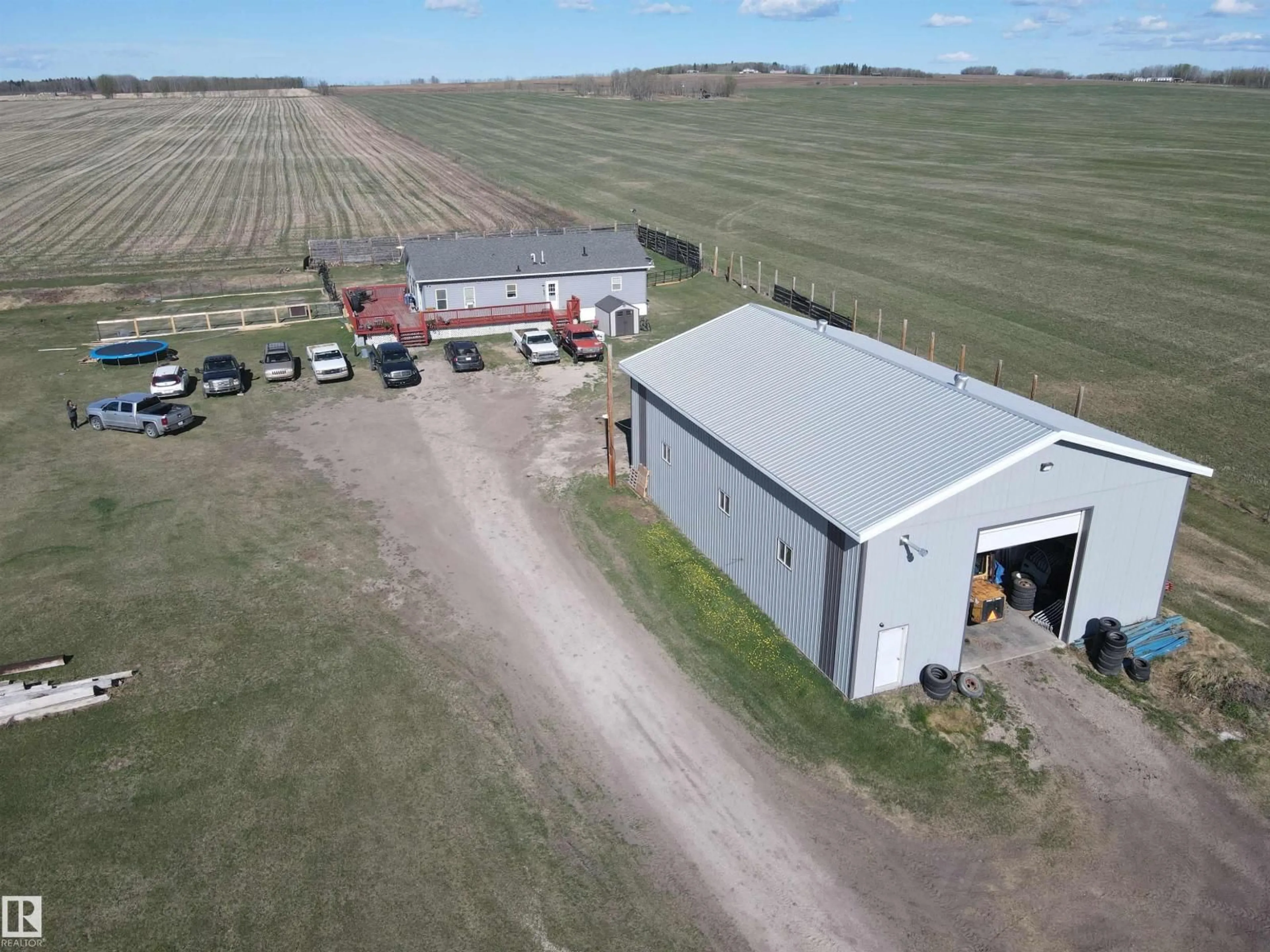 A pic from outside/outdoor area/front of a property/back of a property/a pic from drone, building for 50116 RANGE ROAD 71, Rural Brazeau County Alberta T7A2A2