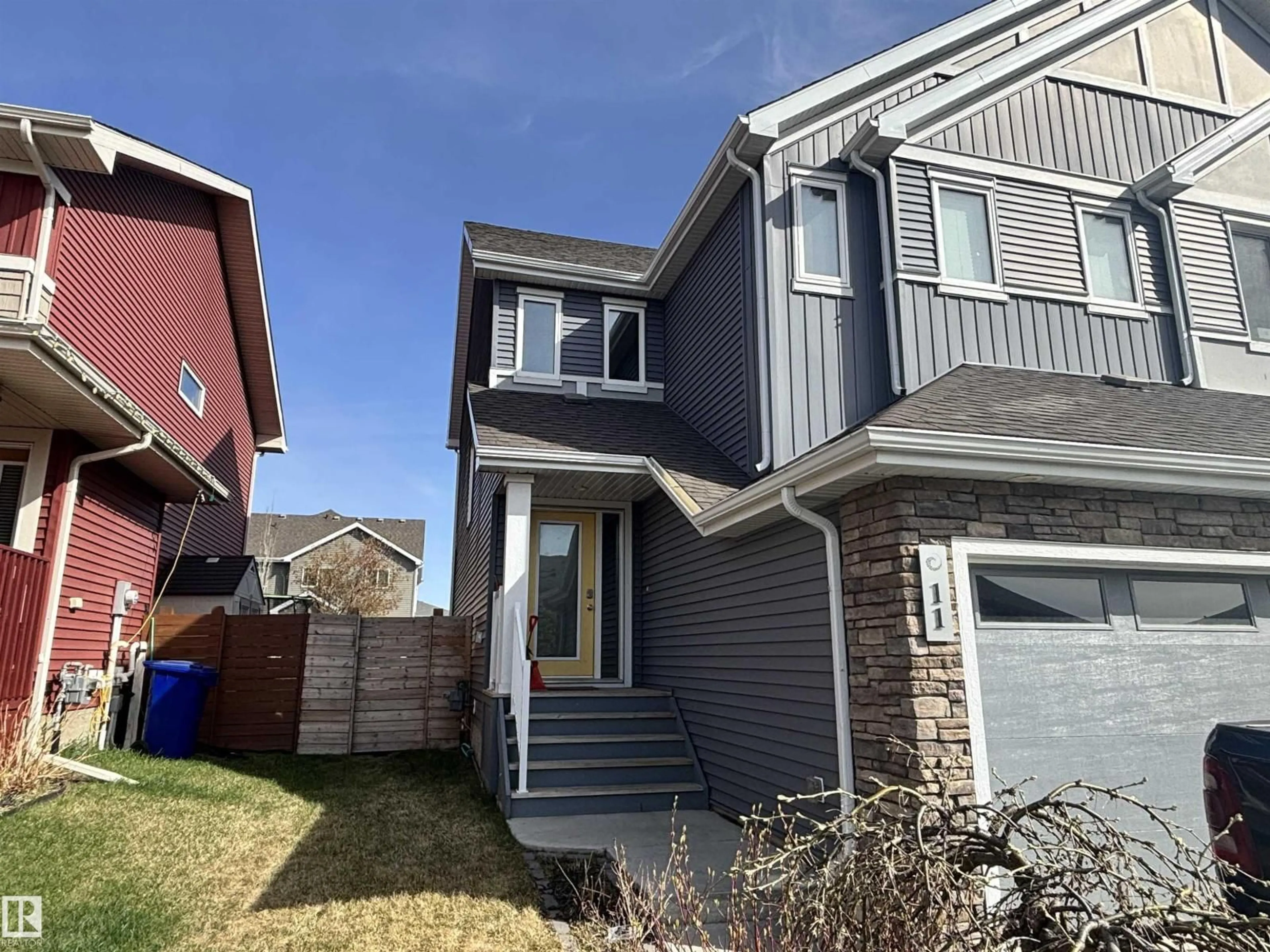Home with vinyl exterior material, street for 11 JAMES CR, St. Albert Alberta T8N7S6