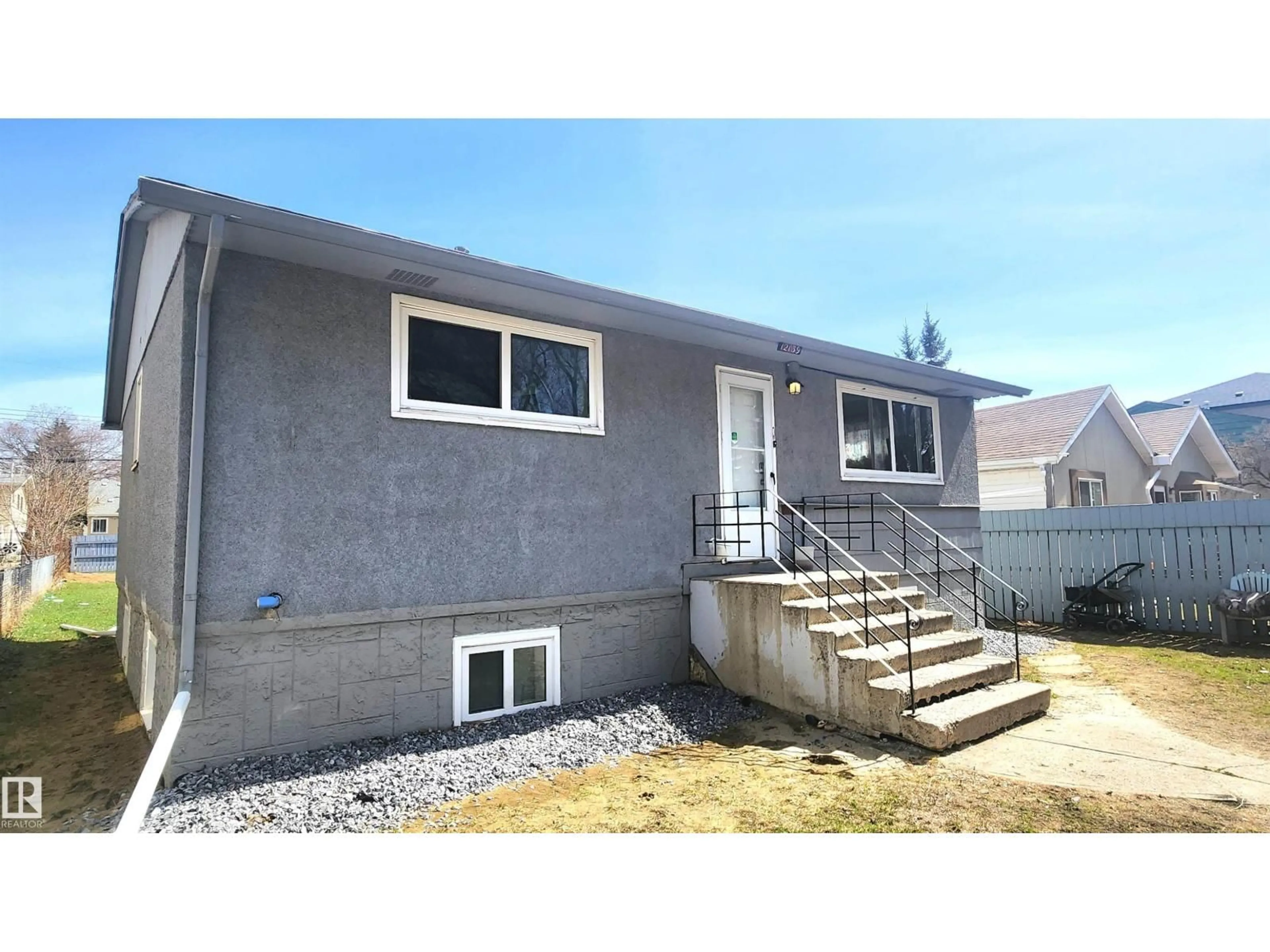 Home with vinyl exterior material, unknown for NW - 12139 81 ST, Edmonton Alberta T5B2S9