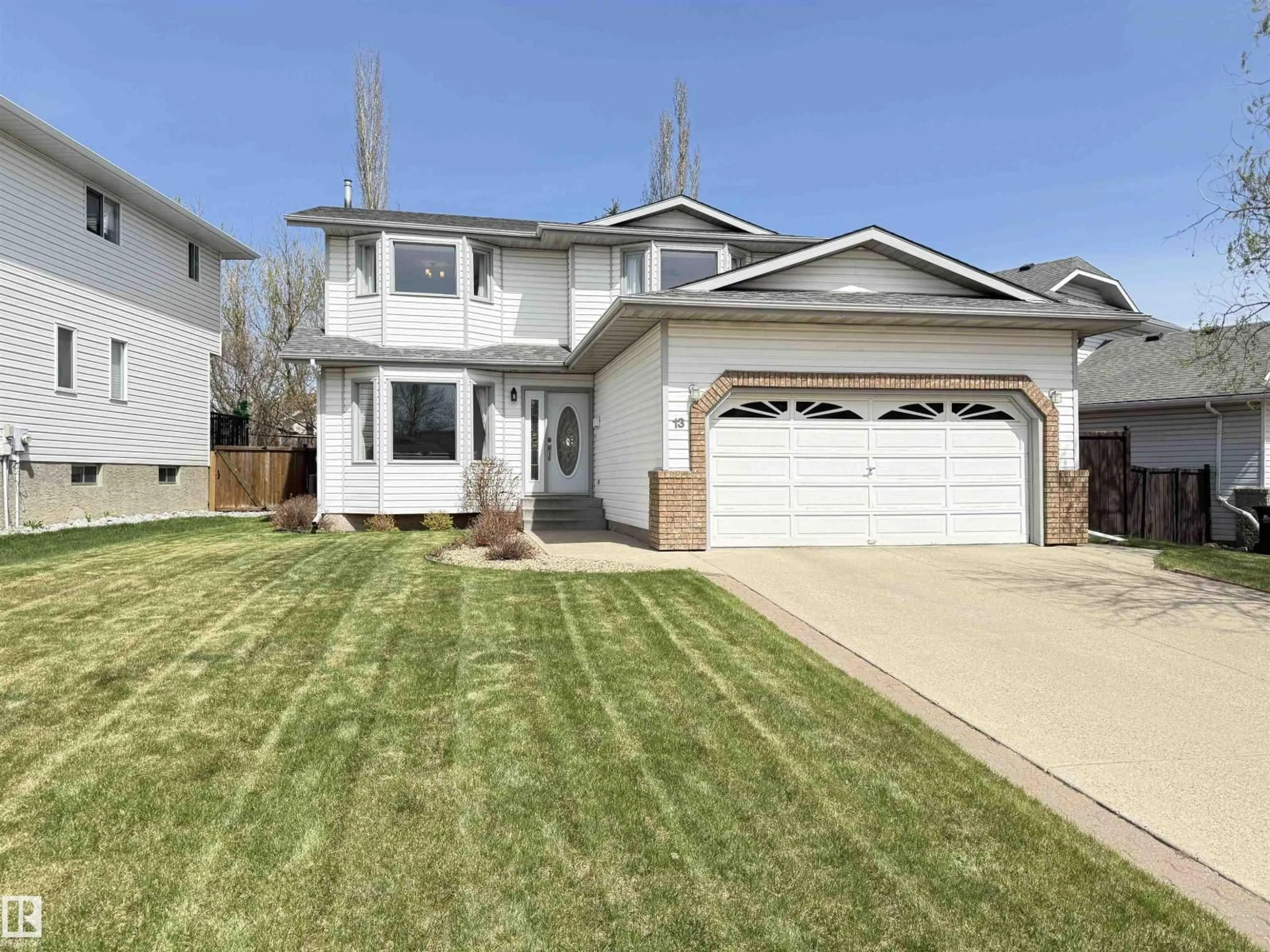Home with vinyl exterior material, street for 13 CANYON DR, Sherwood Park Alberta T8H1N3