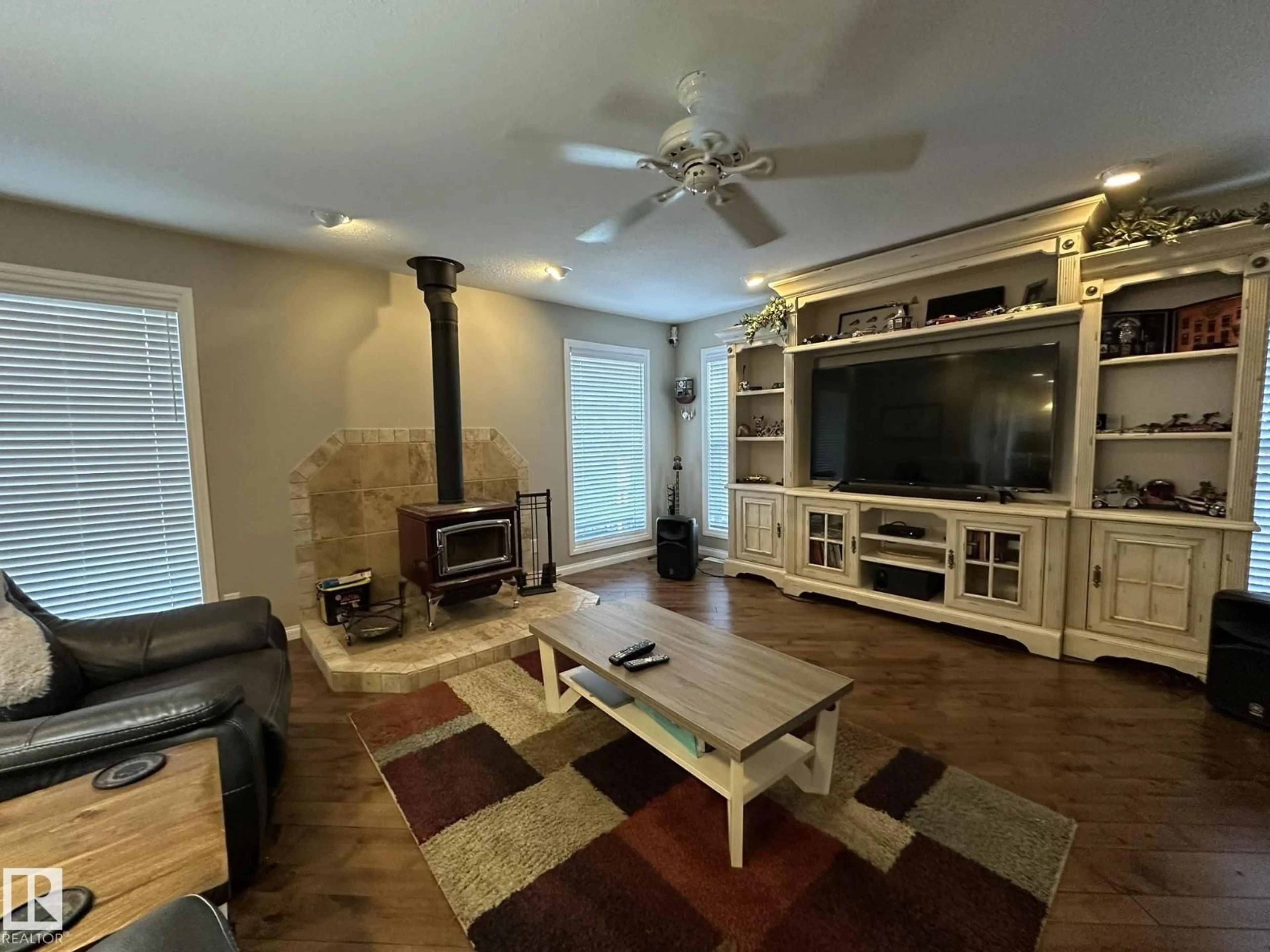 Living room with furniture, unknown for 59536 - 342 RANGE 132A RD, Rural Smoky Lake County Alberta T0A3C0