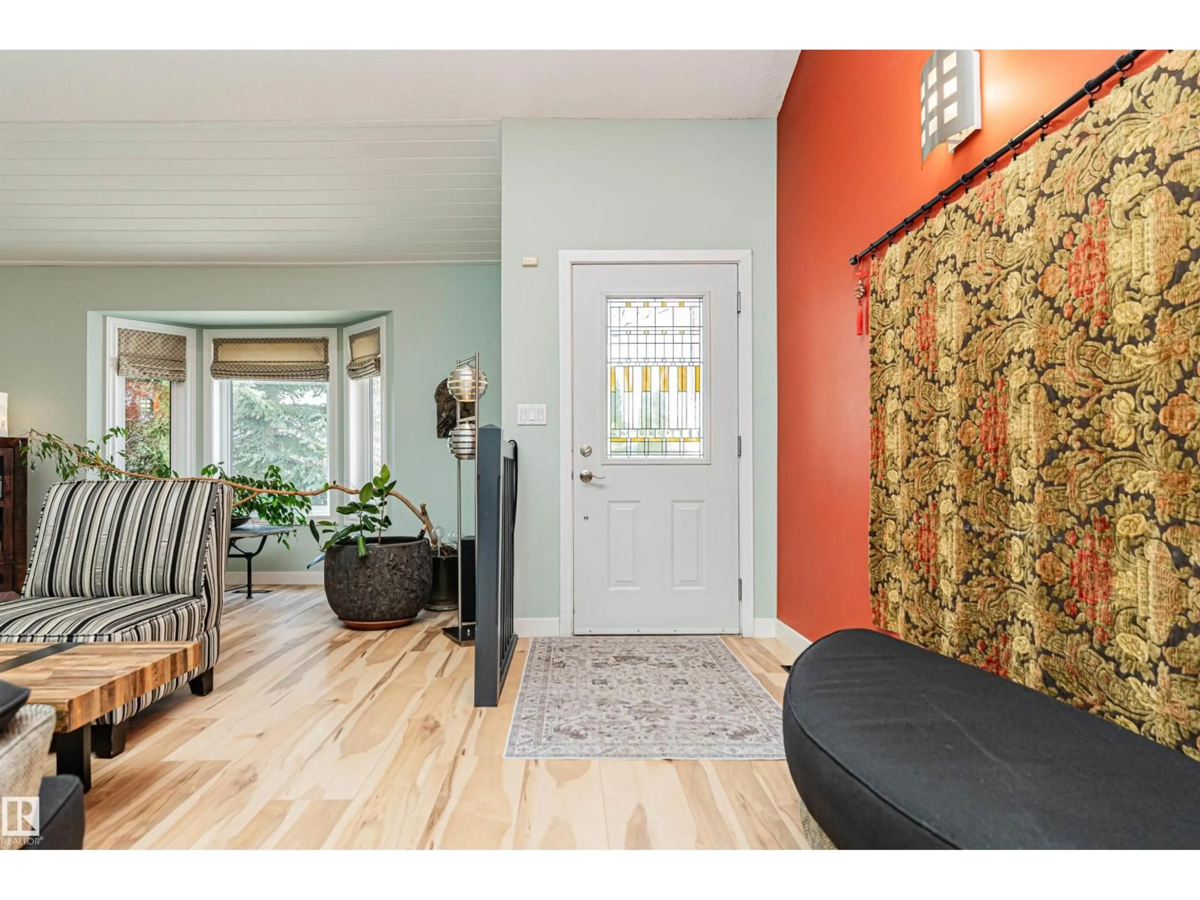 Indoor entryway for NW - 1235 104 ST, Edmonton Alberta T6J6E4
