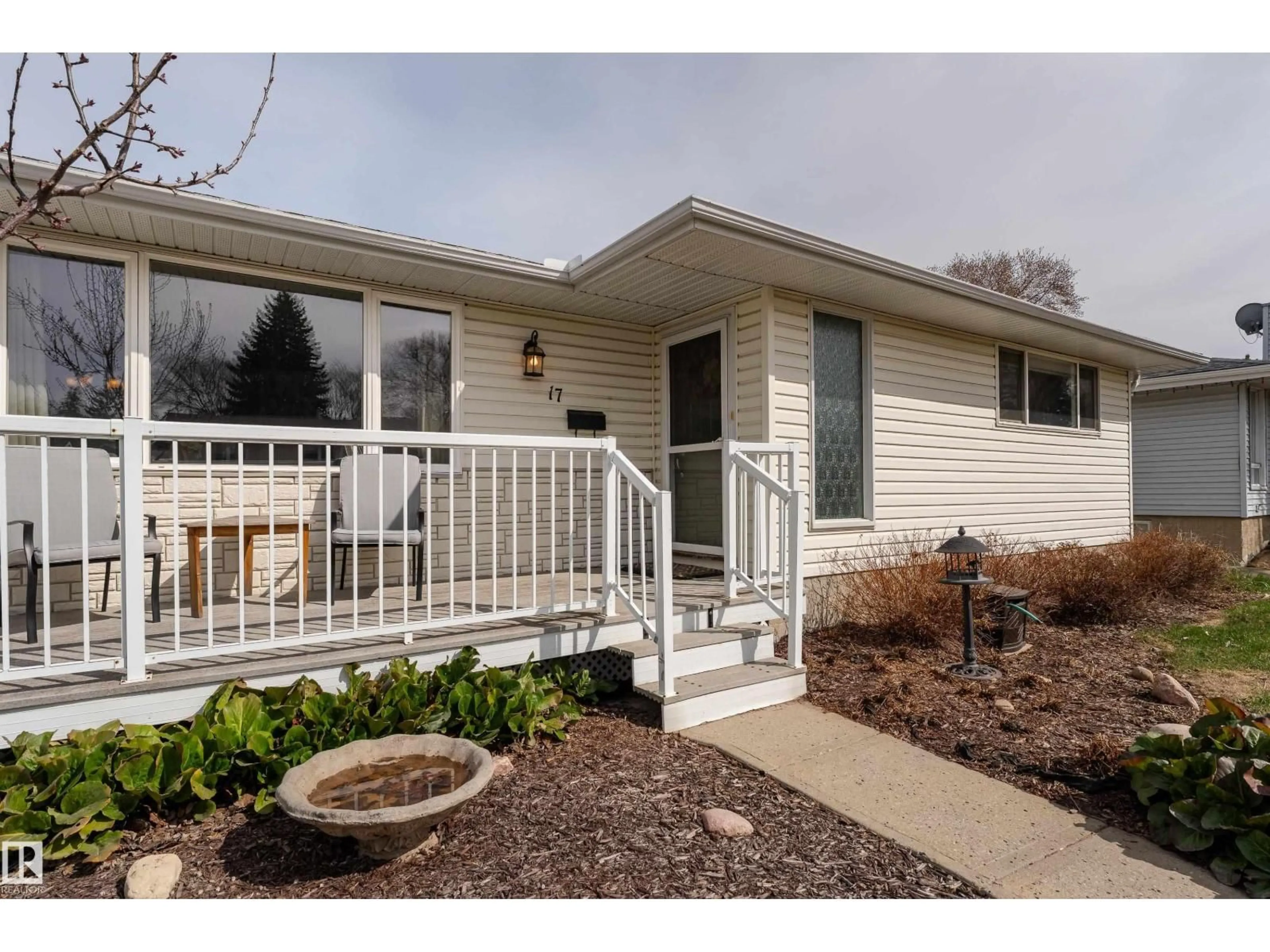 Home with vinyl exterior material, street for 17 MEREDIAN RD, Sherwood Park Alberta T8A0N5