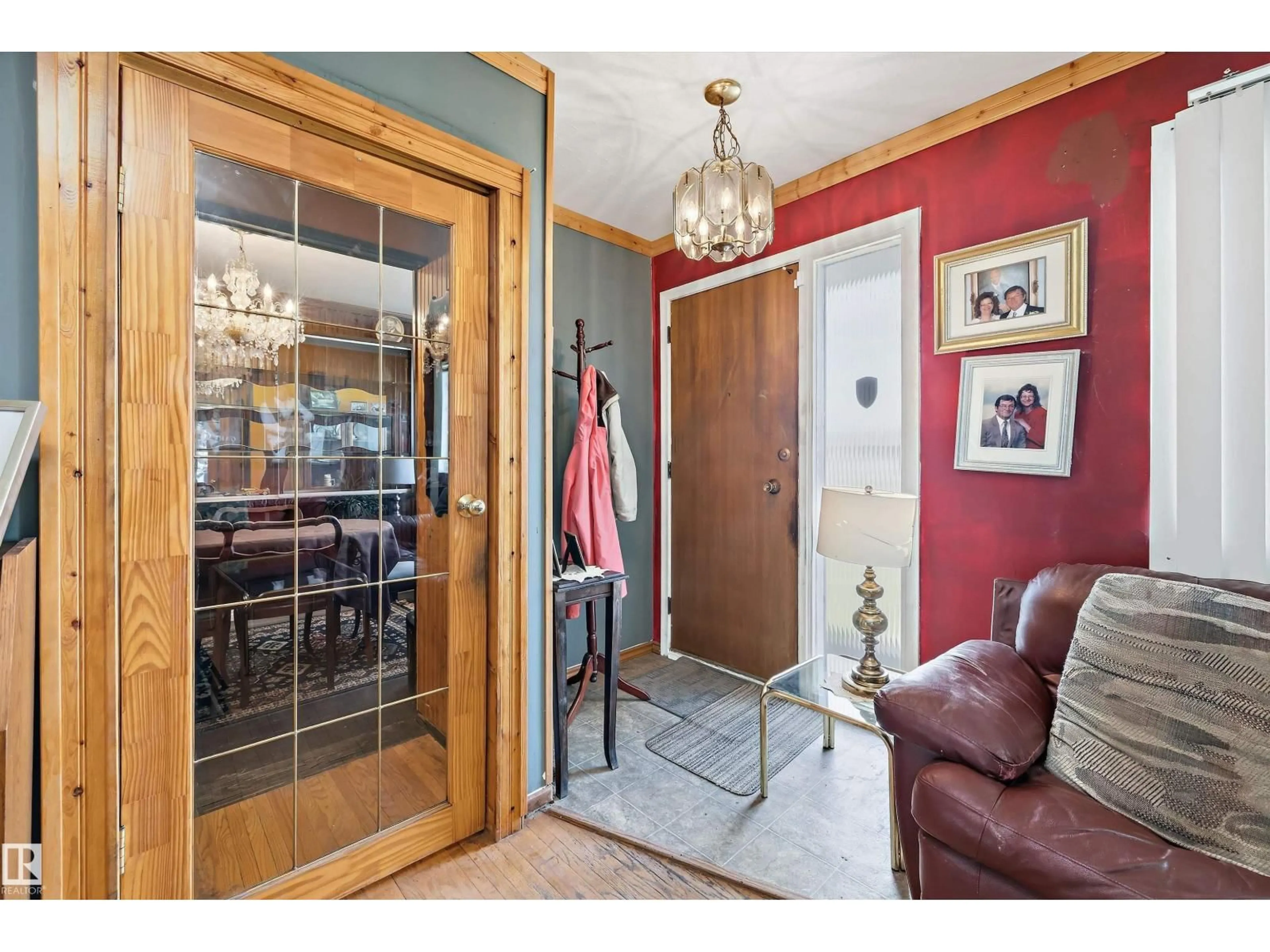 Indoor entryway for NW - 13508 111 ST, Edmonton Alberta T5E4Z8