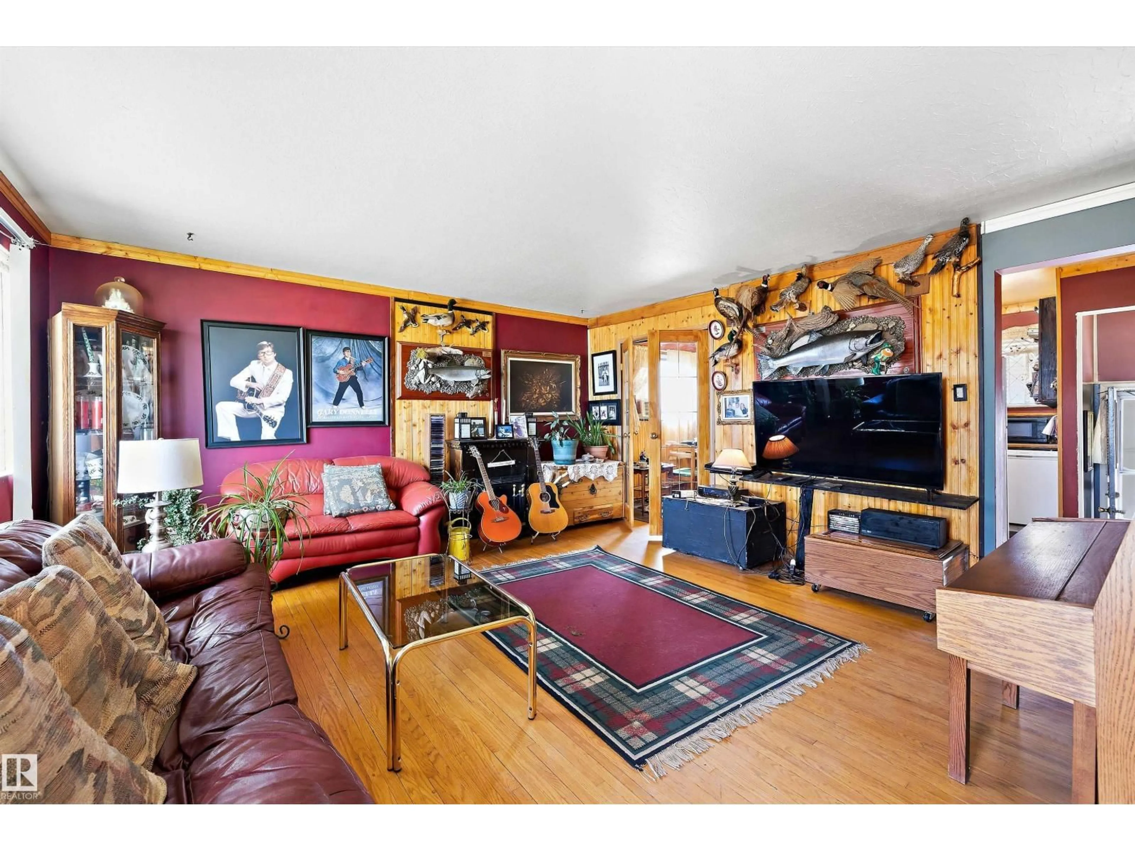 Home theater for NW - 13508 111 ST, Edmonton Alberta T5E4Z8