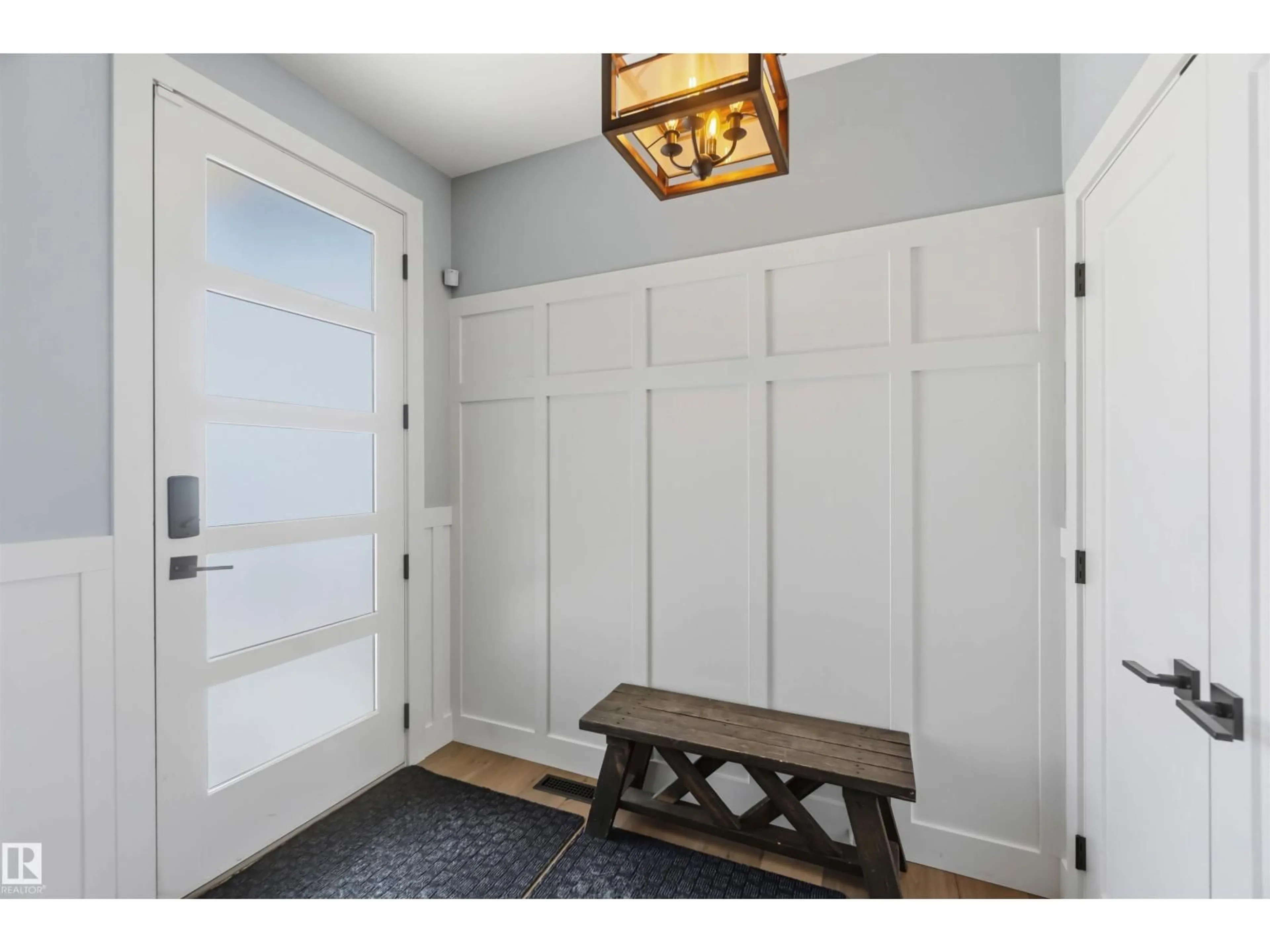 Indoor entryway for 416 MEADOWVIEW DR, Fort Saskatchewan Alberta T8L0N9