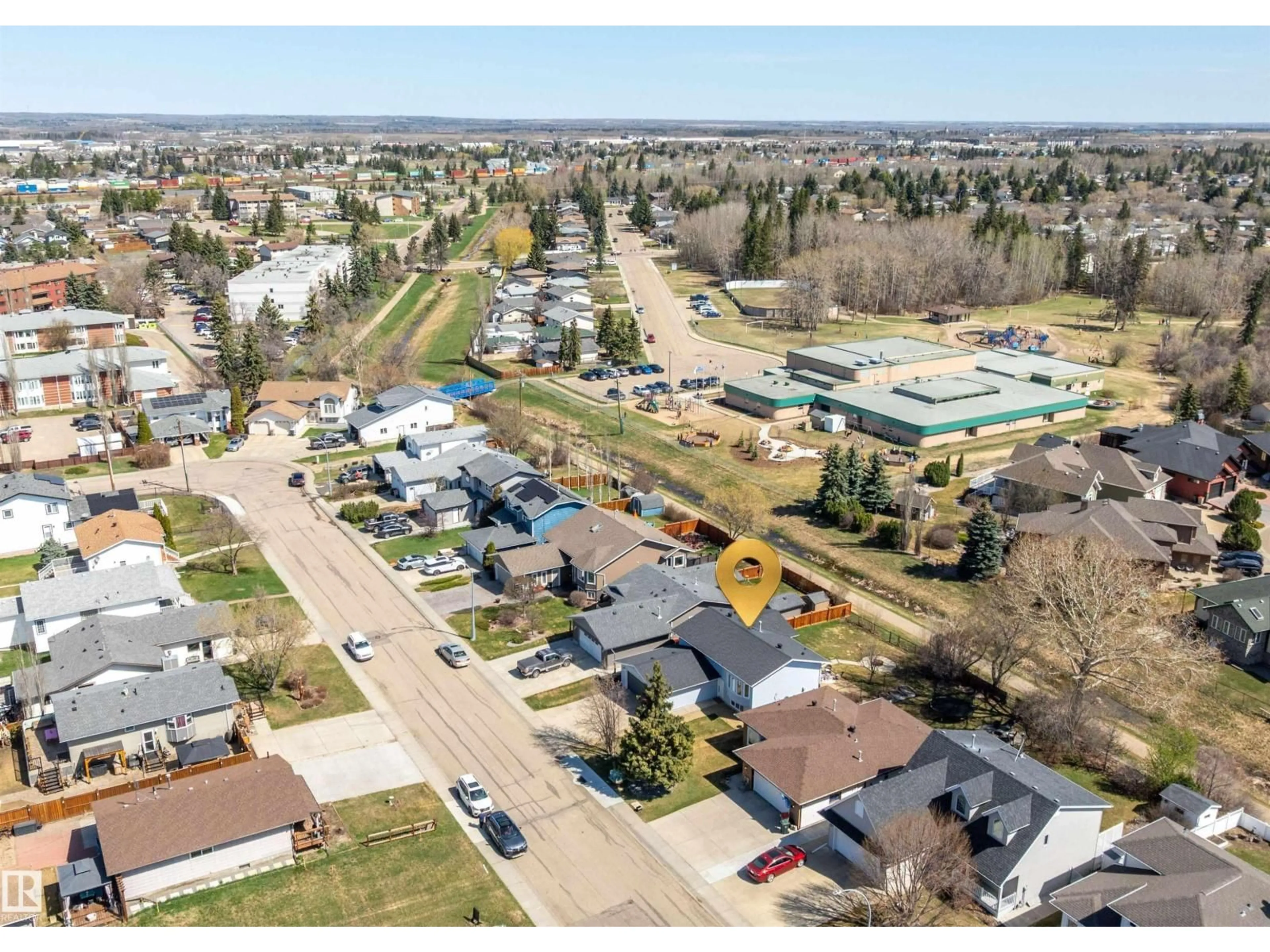 A pic from outside/outdoor area/front of a property/back of a property/a pic from drone, street for 5421 46 ST, Stony Plain Alberta T7Z1E5