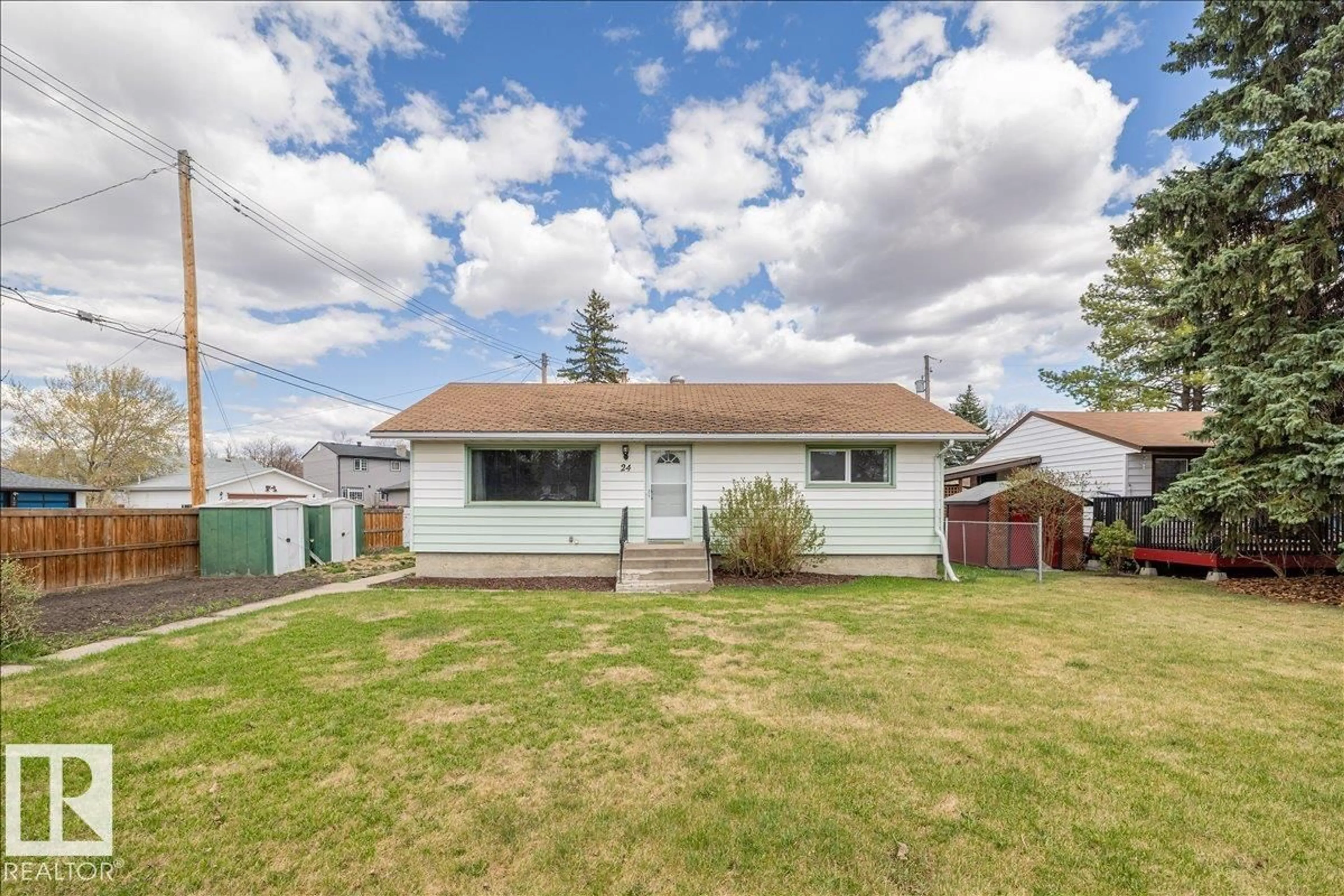 Home with vinyl exterior material, street for 24 ELIZABETH DR, Fort Saskatchewan Alberta T8L2M4