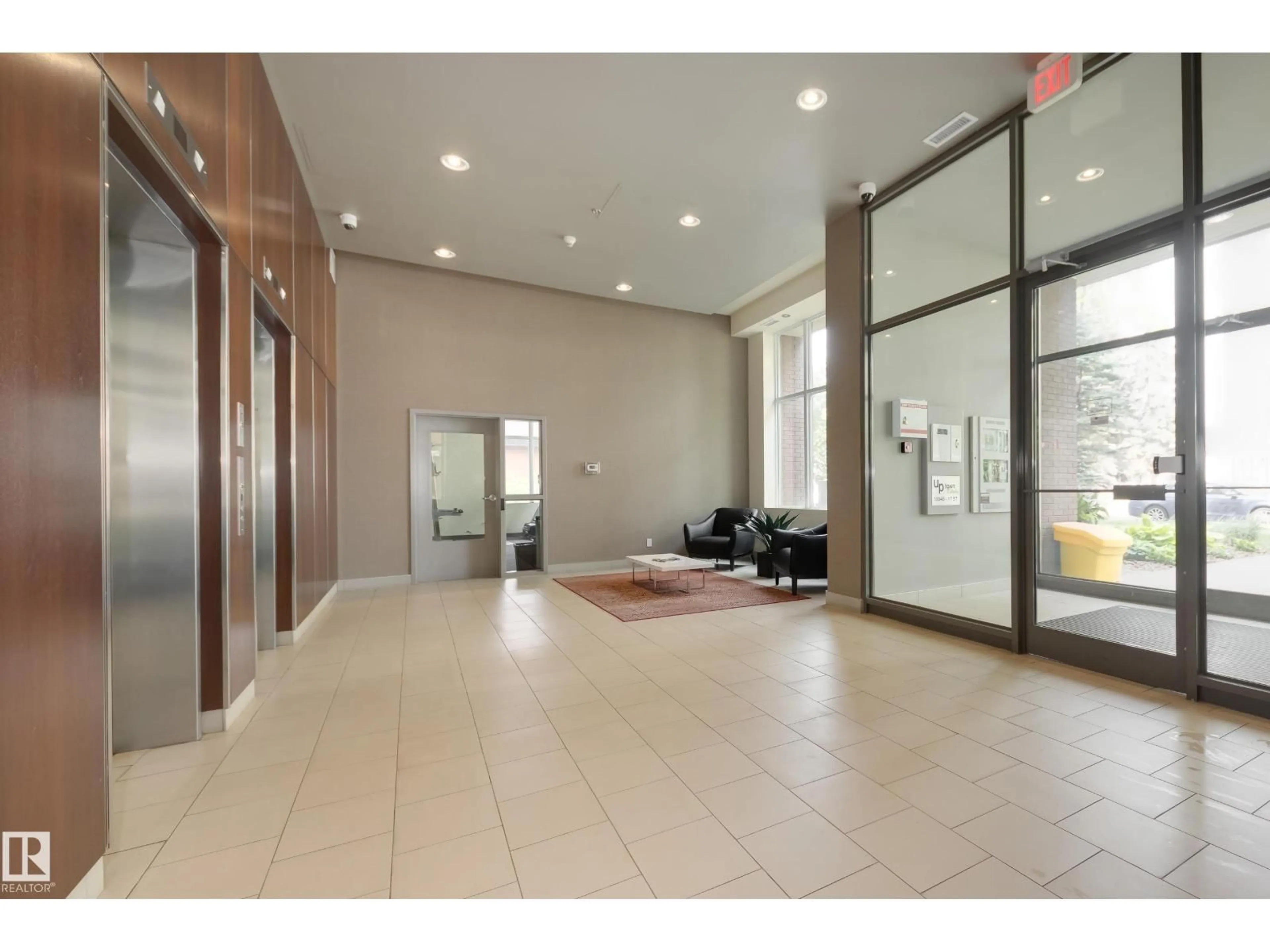 Indoor foyer for #304 - 10046 117 ST, Edmonton Alberta T5K1X2