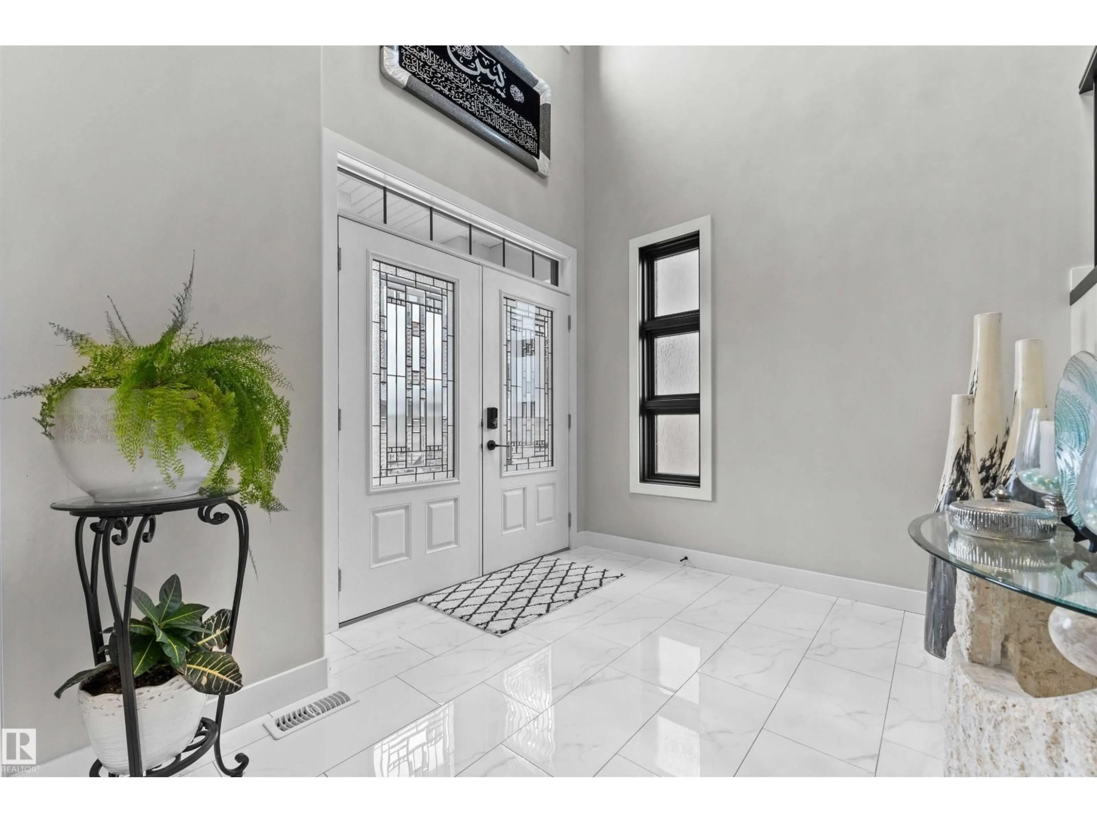 Indoor entryway for SW - 6813 KNOX LO, Edmonton Alberta T6W4R3