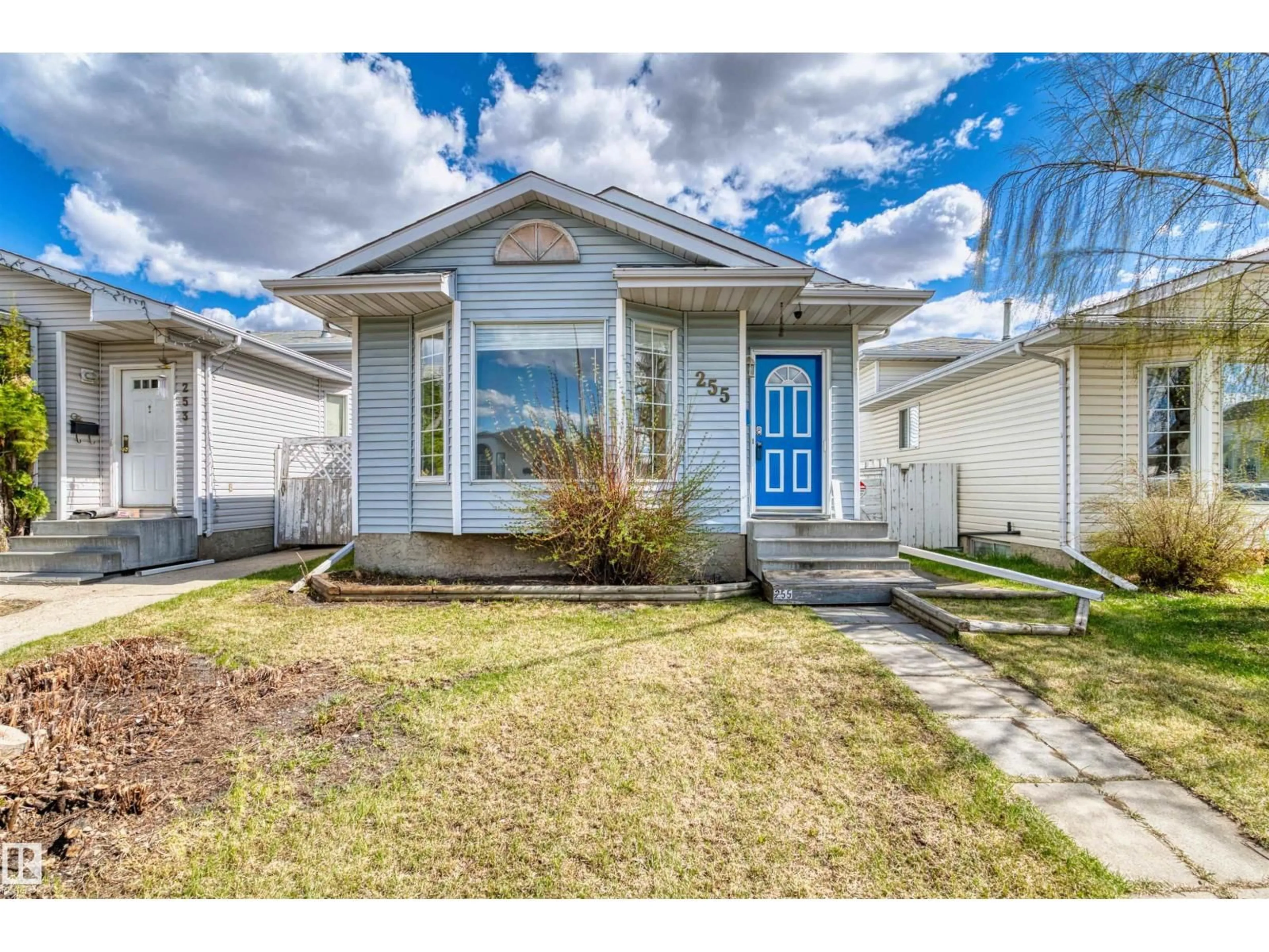 Home with vinyl exterior material, street for 255 KIRKWOOD AV, Edmonton Alberta T6L5A7