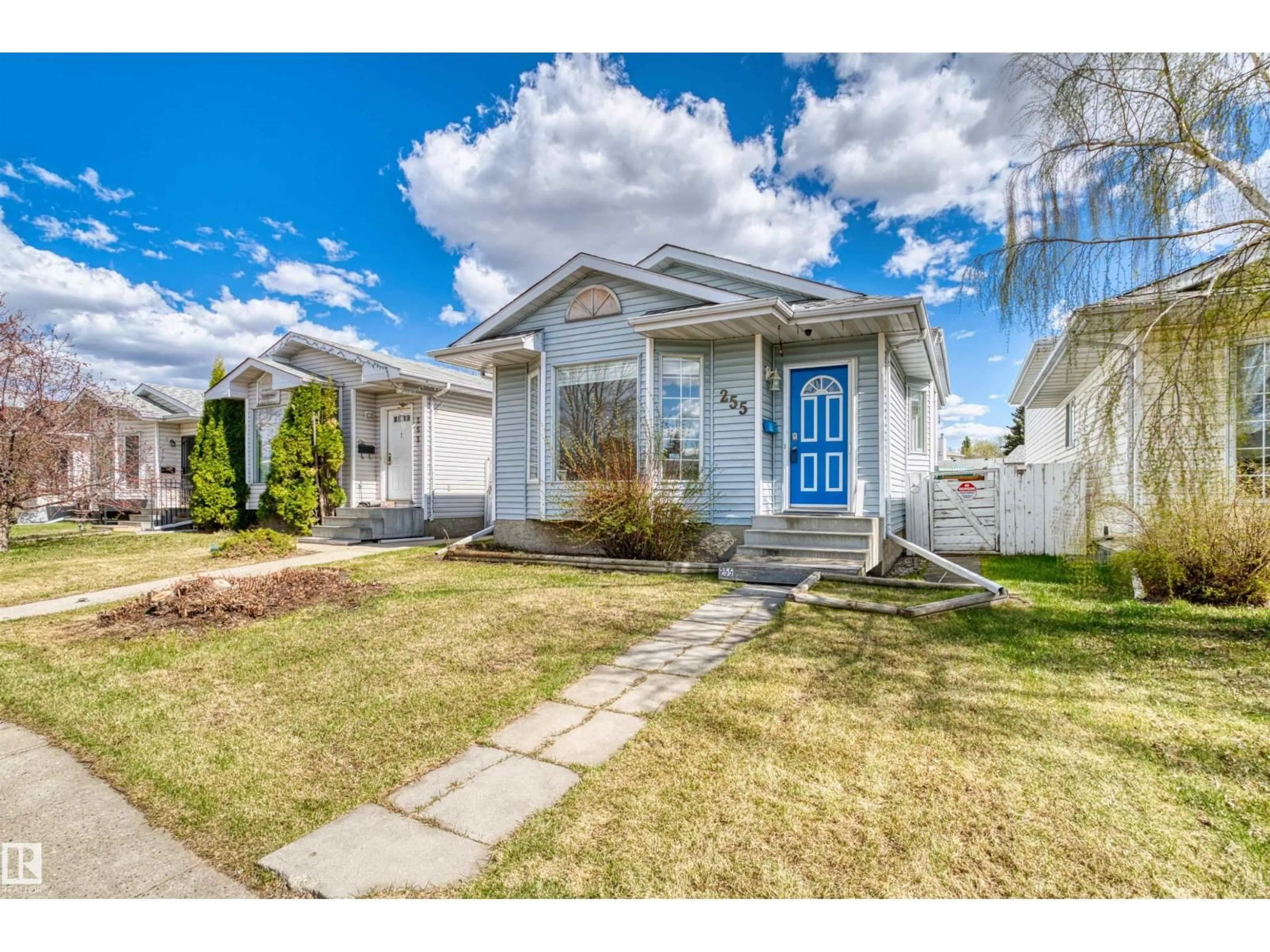 Home with vinyl exterior material, street for 255 KIRKWOOD AV, Edmonton Alberta T6L5A7