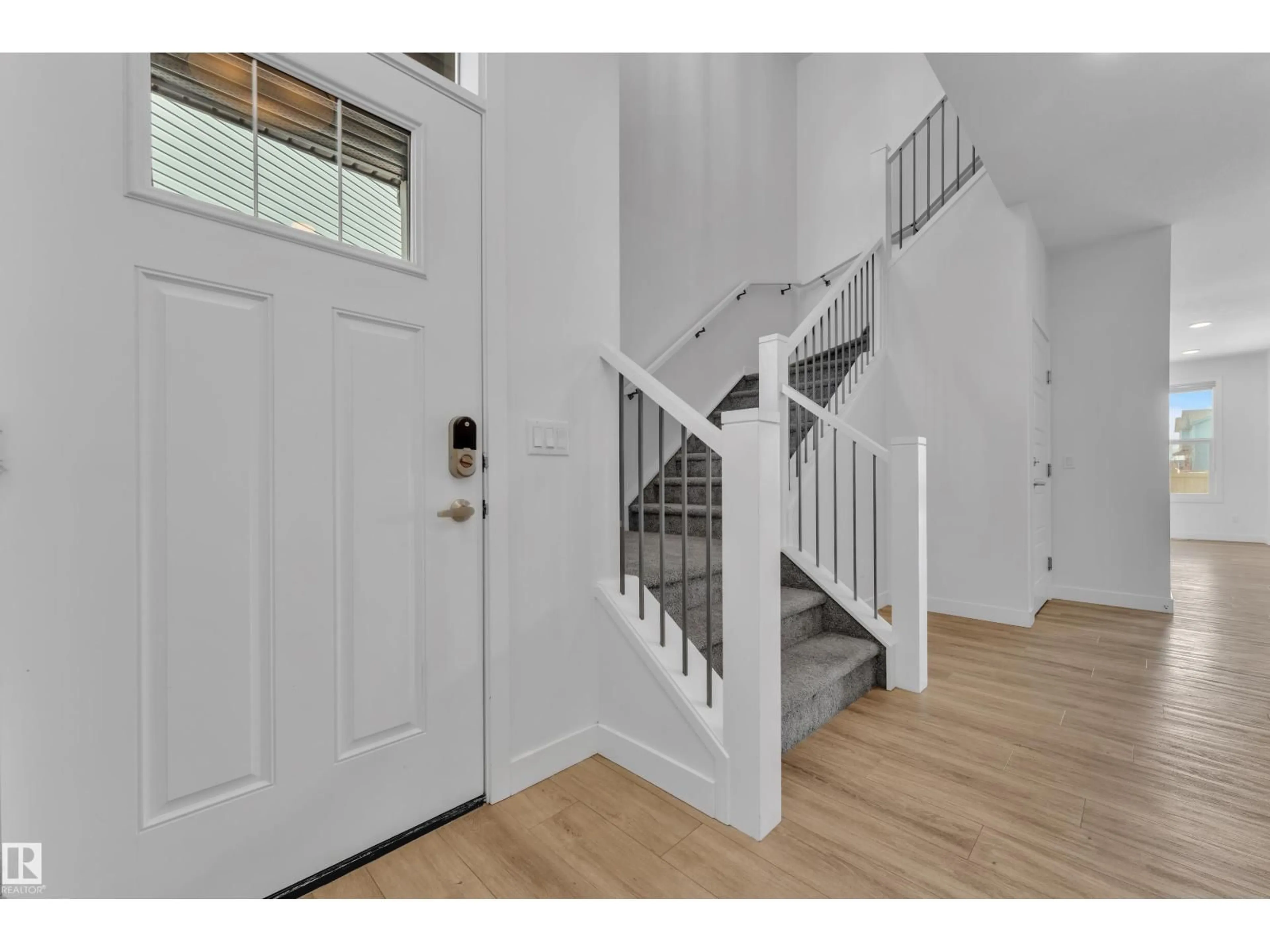 Indoor entryway for 3417 CRAIG LANDING LD, Edmonton Alberta T6W5B3