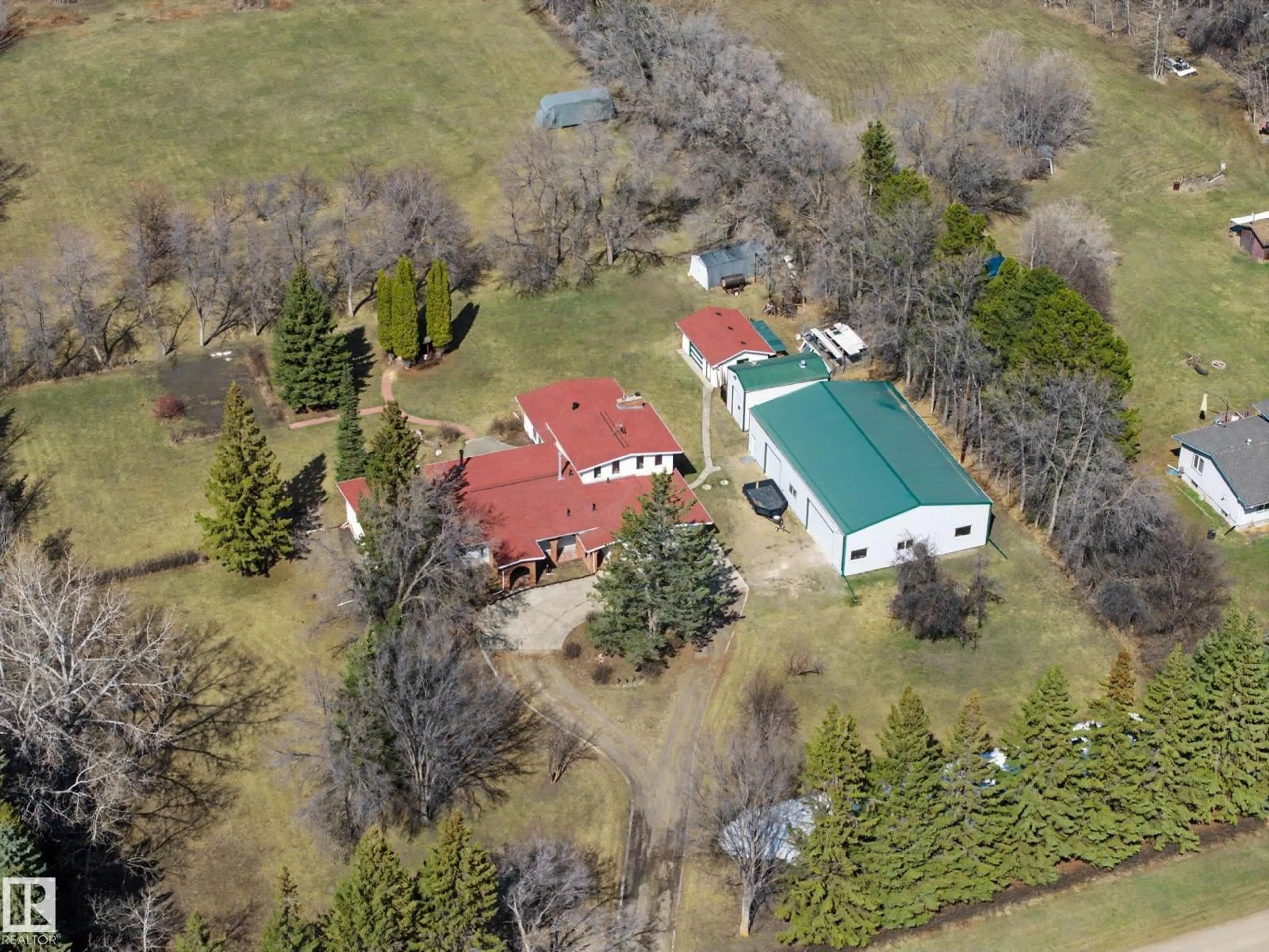 A pic from outside/outdoor area/front of a property/back of a property/a pic from drone, building for NE - 250 197 AV, Edmonton Alberta T5Y6M8
