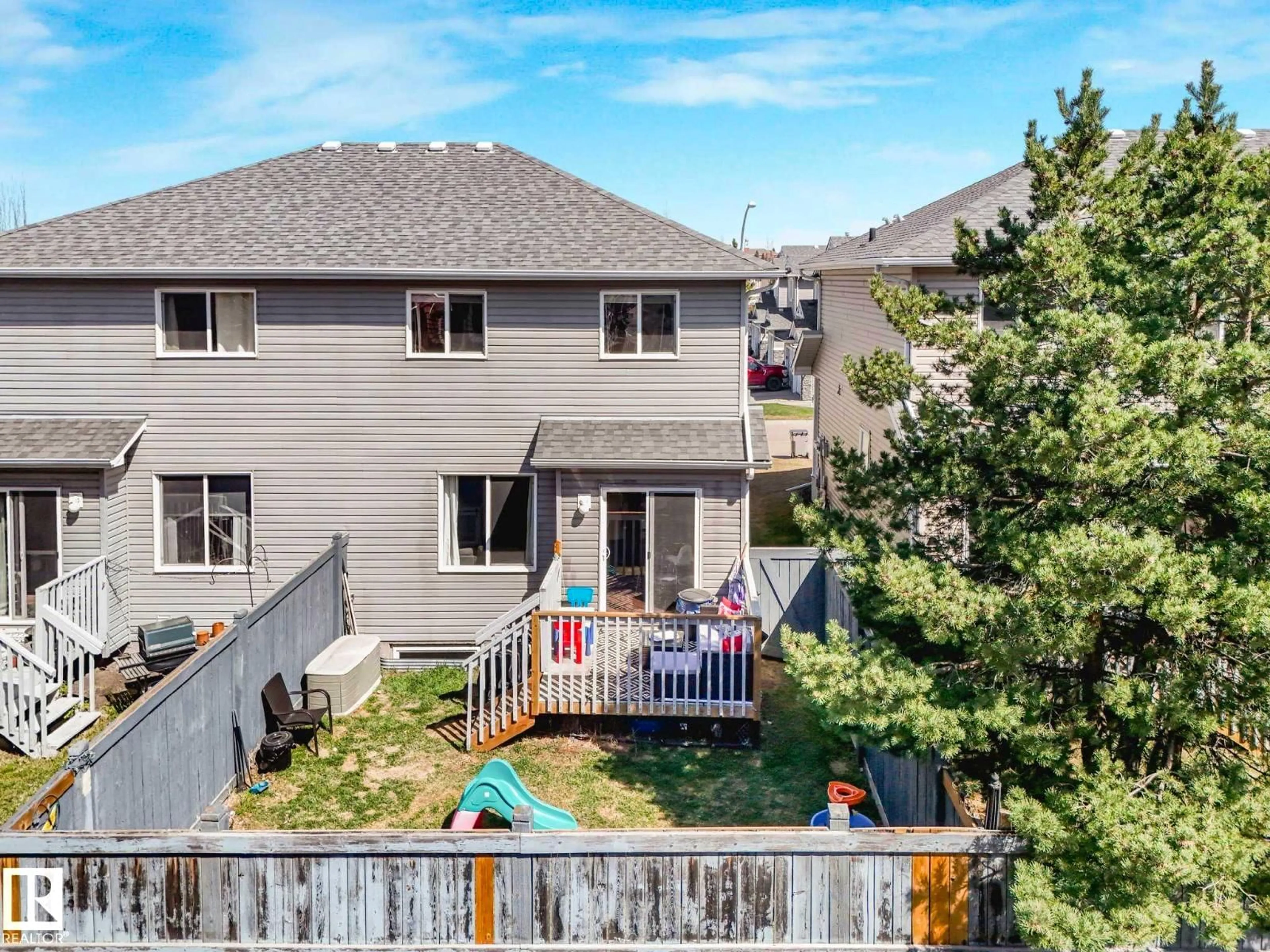 A pic from outside/outdoor area/front of a property/back of a property/a pic from drone, unknown for 26 5101 SOLEIL BV, Beaumont Alberta T4X0E3