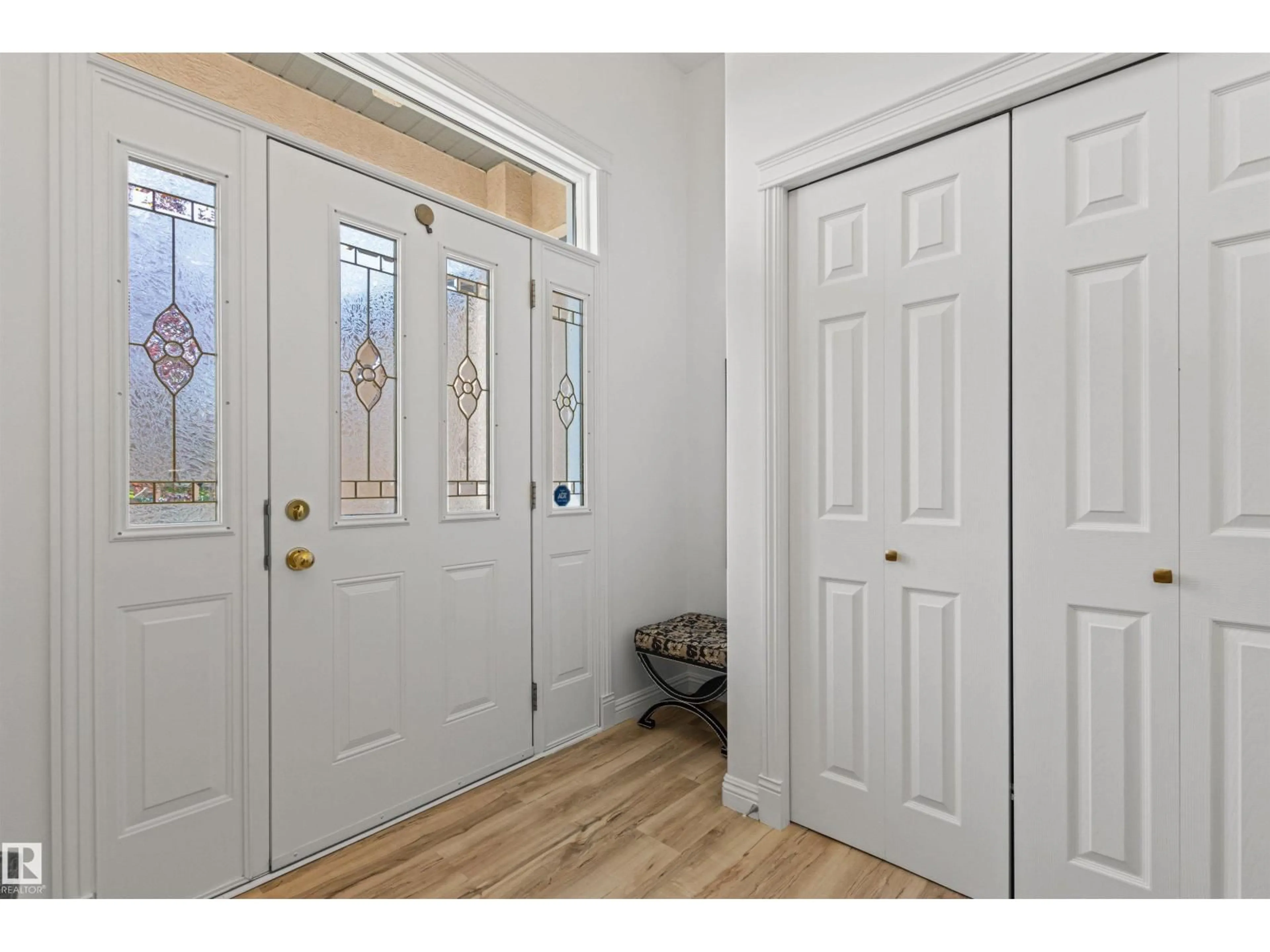 Indoor entryway for 50 - 16 OAKRIDGE DR, St. Albert Alberta T8N7A1