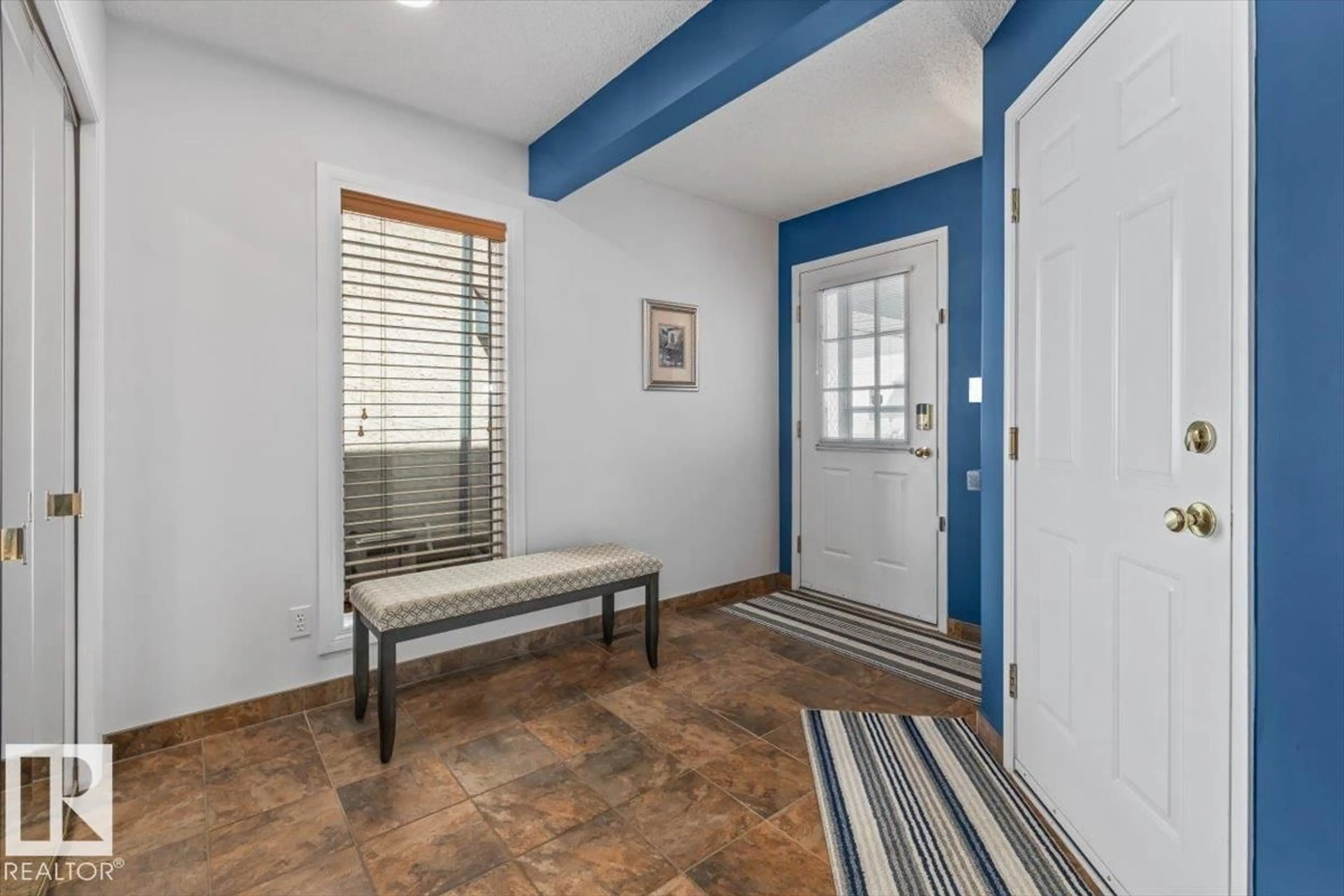 Indoor entryway for #10 - 85 GERVAIS RD, St. Albert Alberta T8N6H4