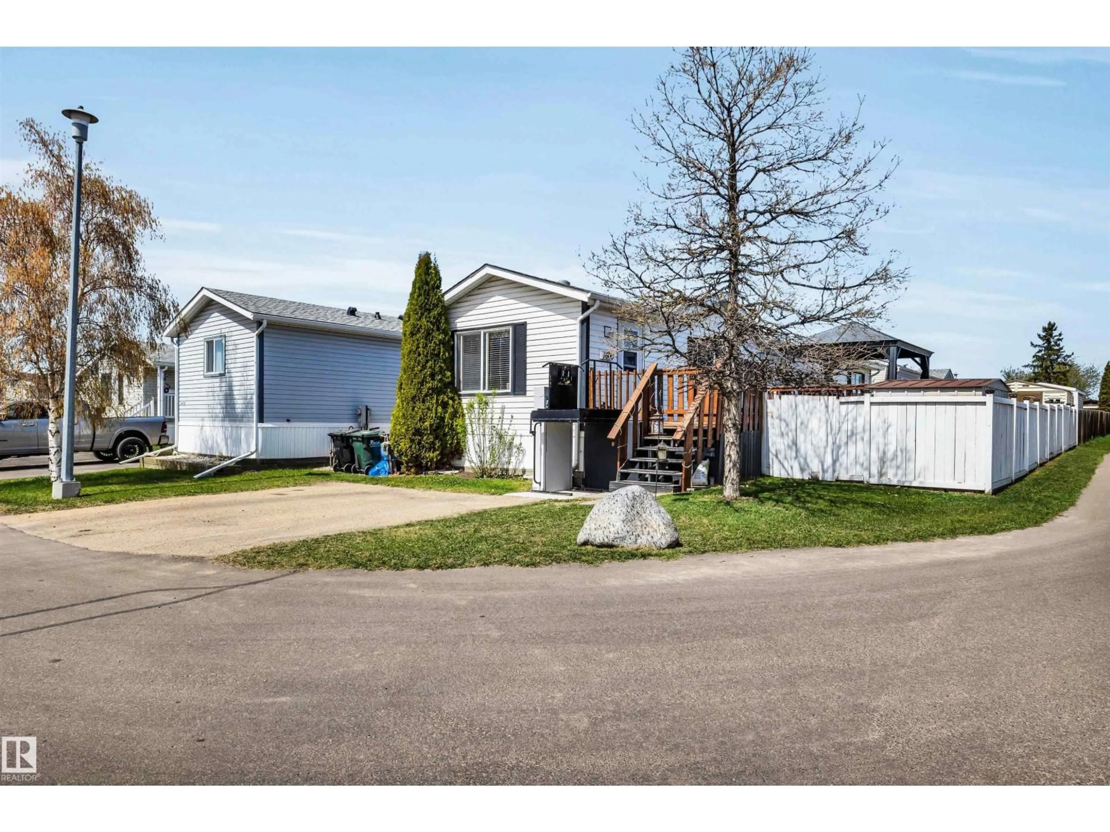 Unknown for 1600 JUBILEE CR, Sherwood Park Alberta T8H2J3