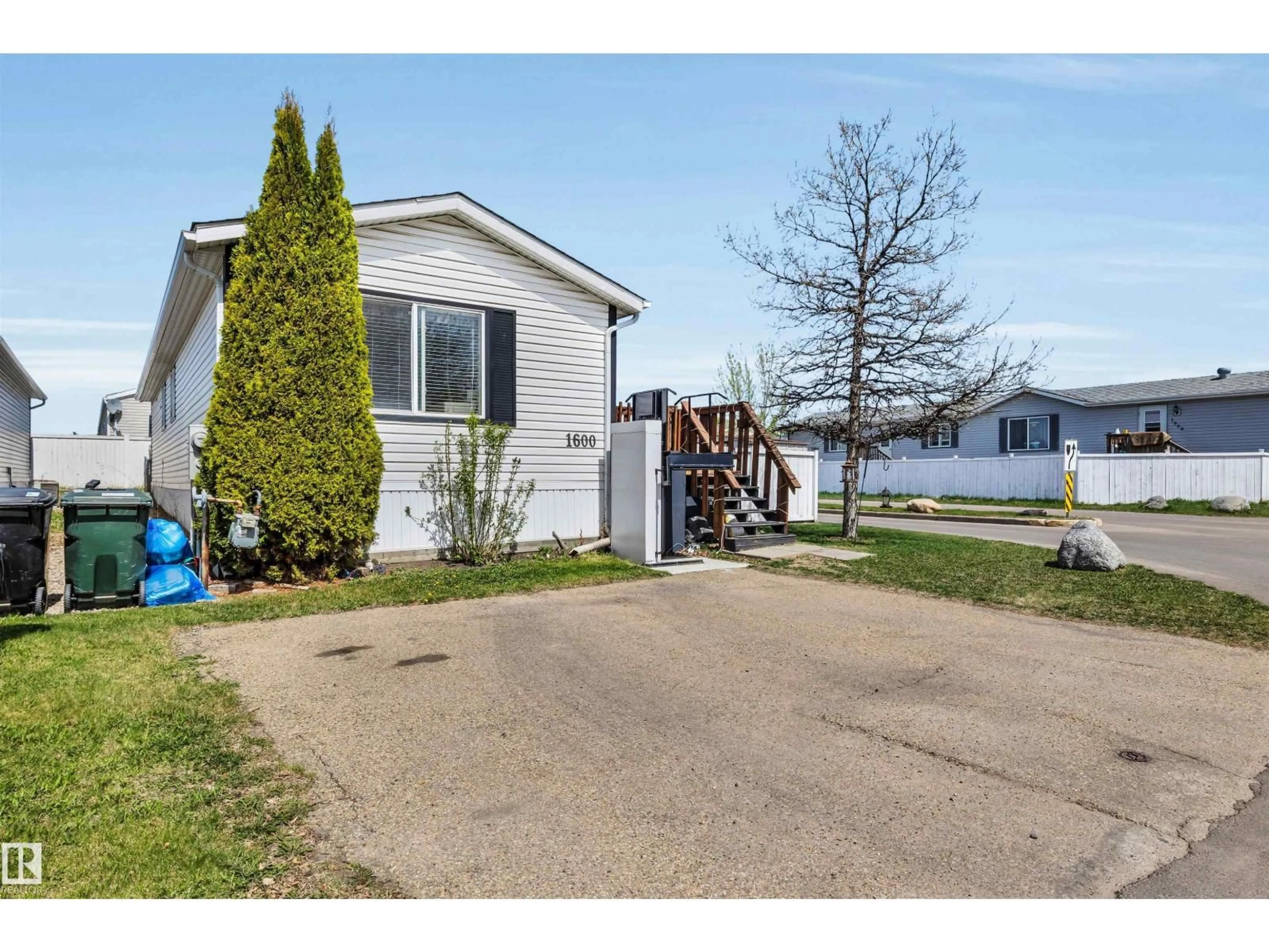 Unknown for 1600 JUBILEE CR, Sherwood Park Alberta T8H2J3