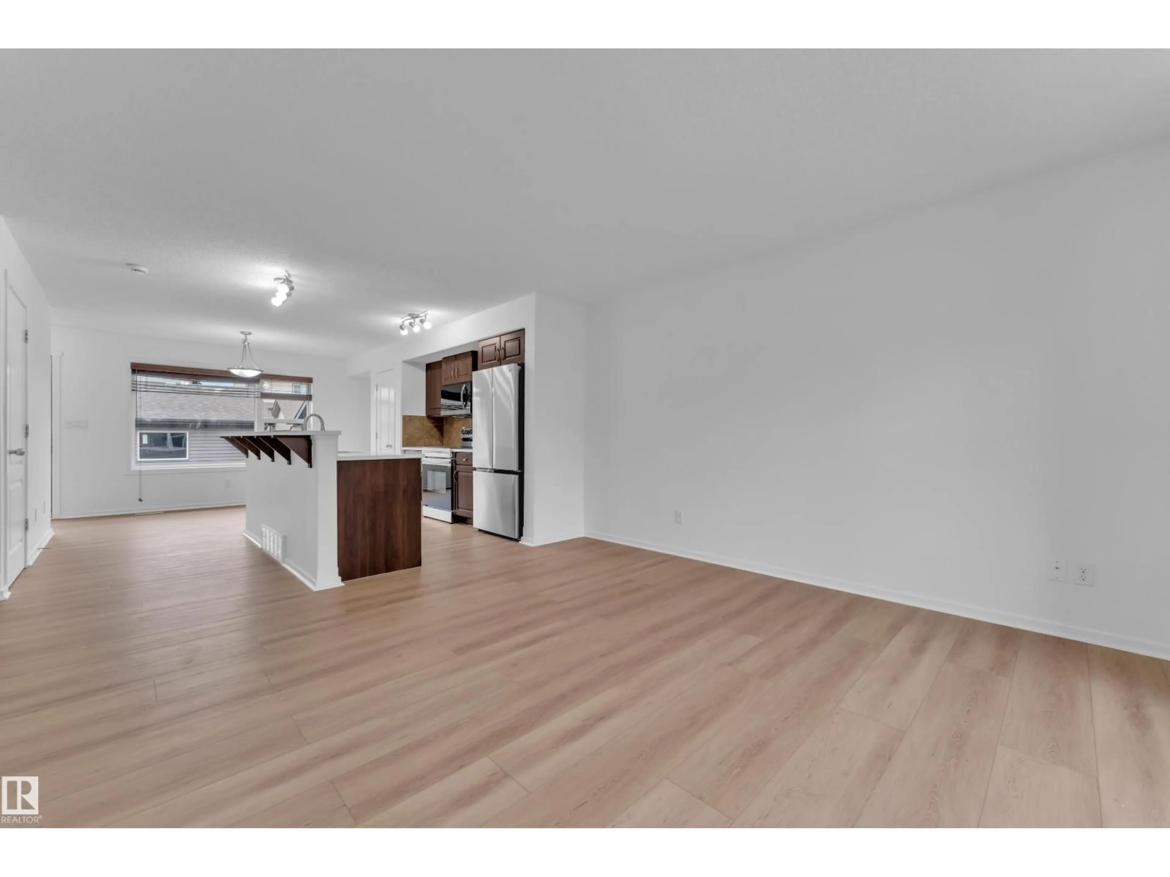 Unknown for 2143 32 ST, Edmonton Alberta T6T0J9