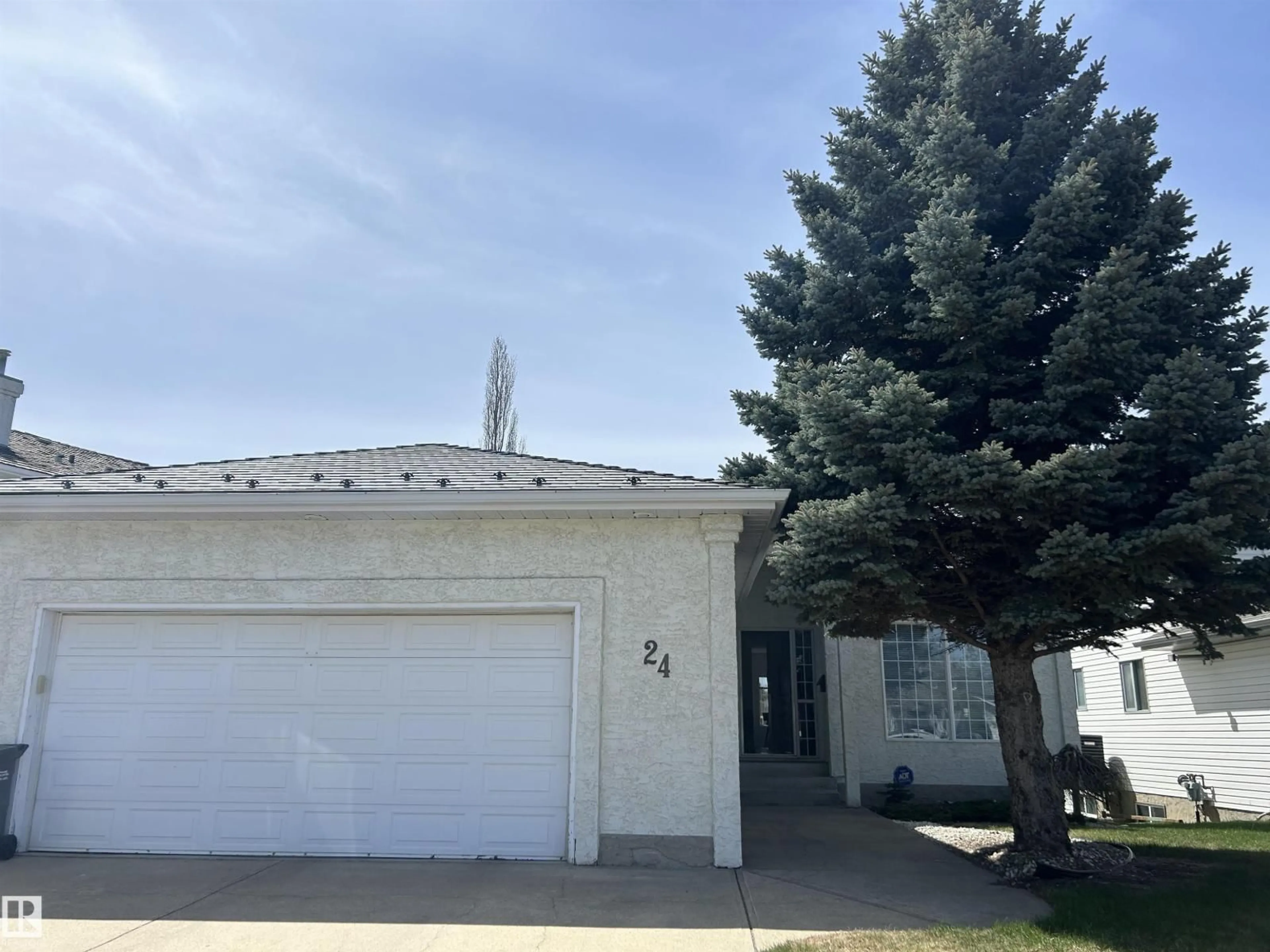 Home with vinyl exterior material, street for 24 CATALINA DR, Sherwood Park Alberta T8H1R2