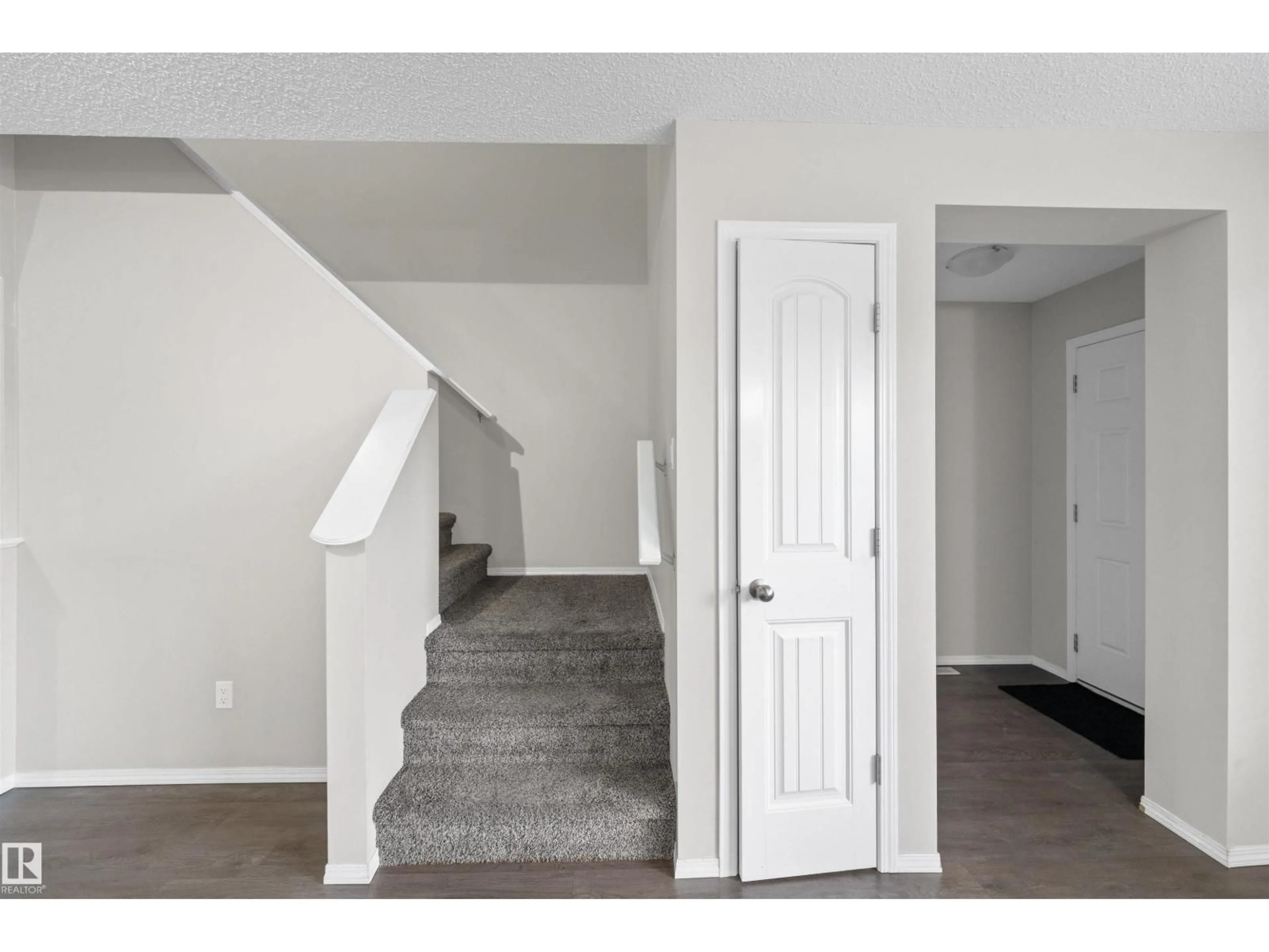Indoor entryway for SW - 3041 ARTHURS CR, Edmonton Alberta T6W2H8